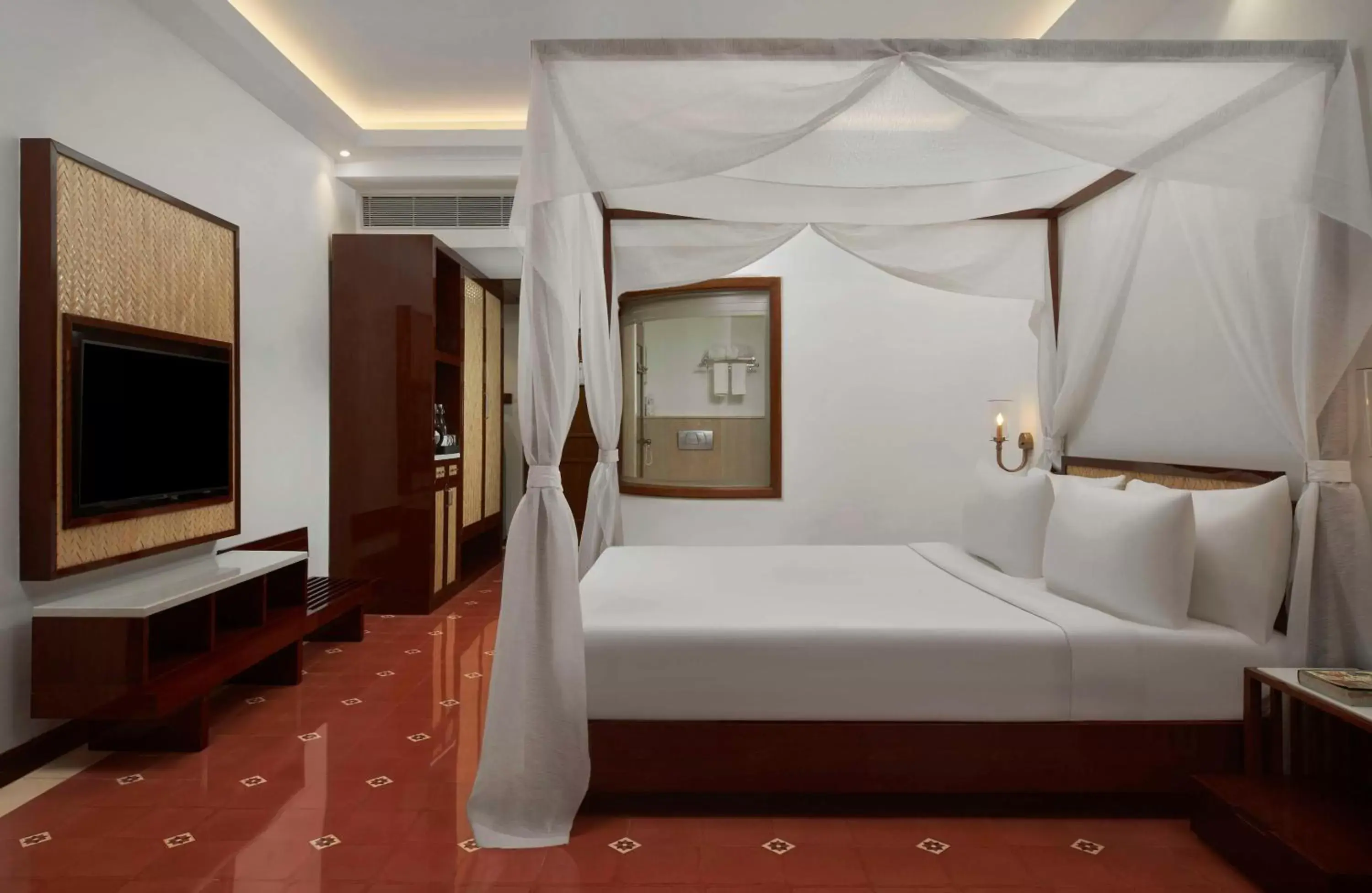 Photo of the whole room, Bed in Radisson Blu Resort, Goa