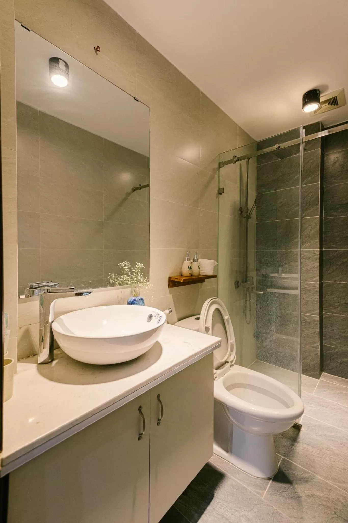 Bathroom in Eden Westlake Hotel