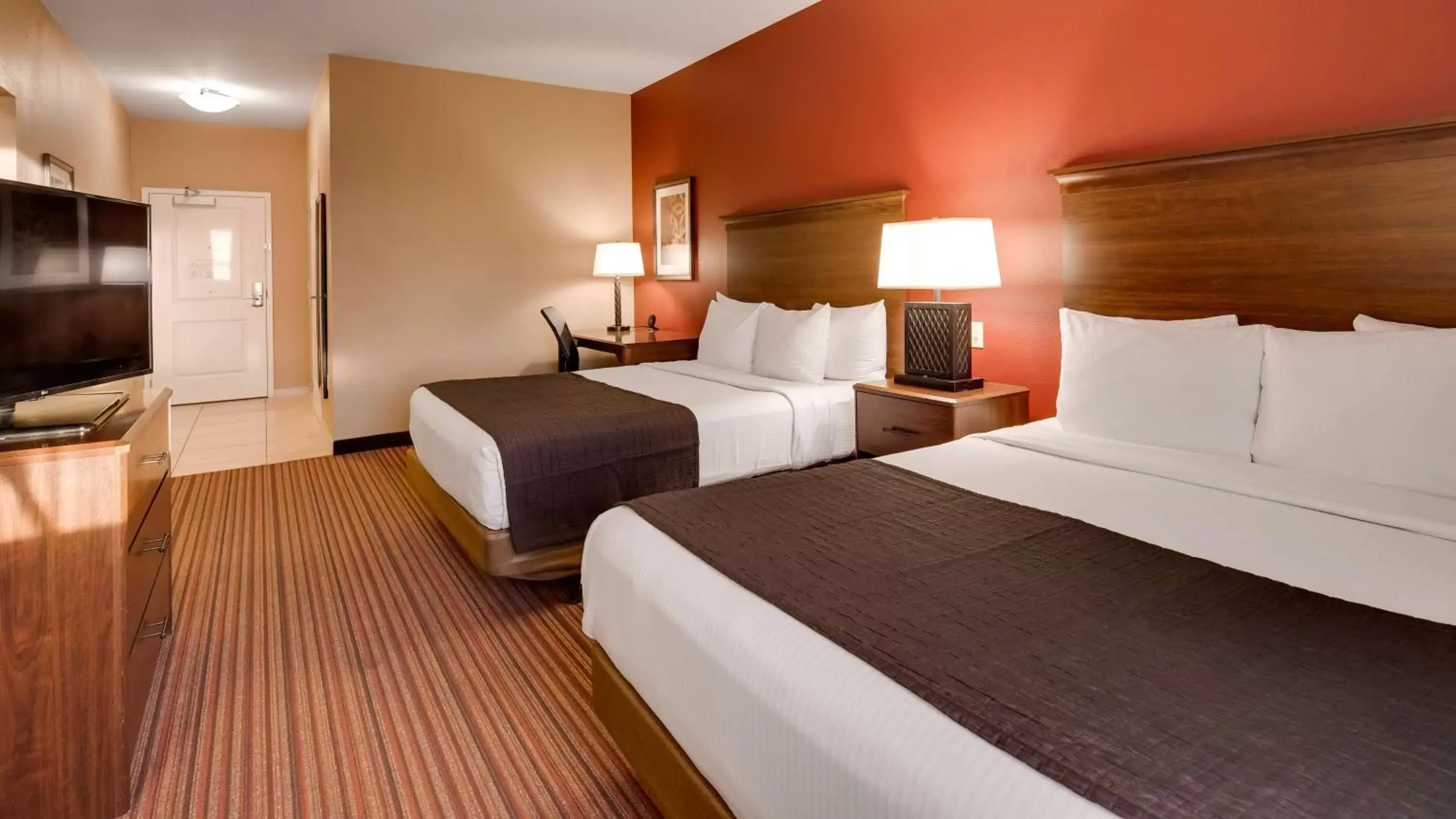 Photo of the whole room, Bed in Best Western Plus Chandler Hotel & Suites