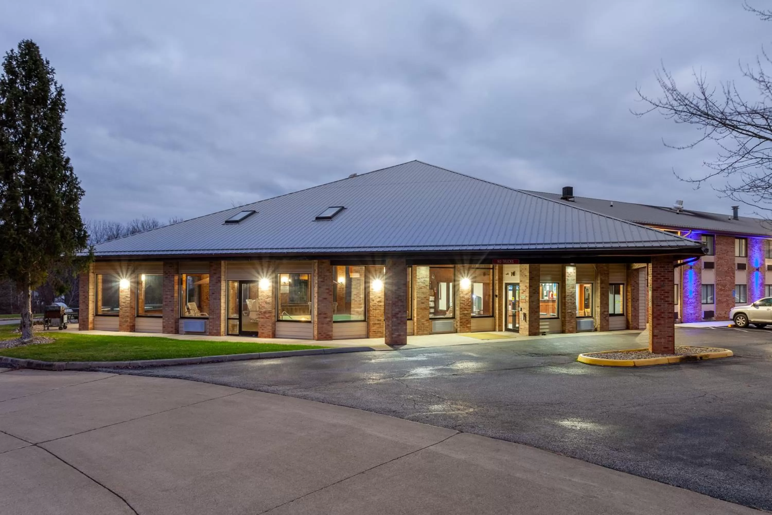 Property building in Days Inn by Wyndham Wooster