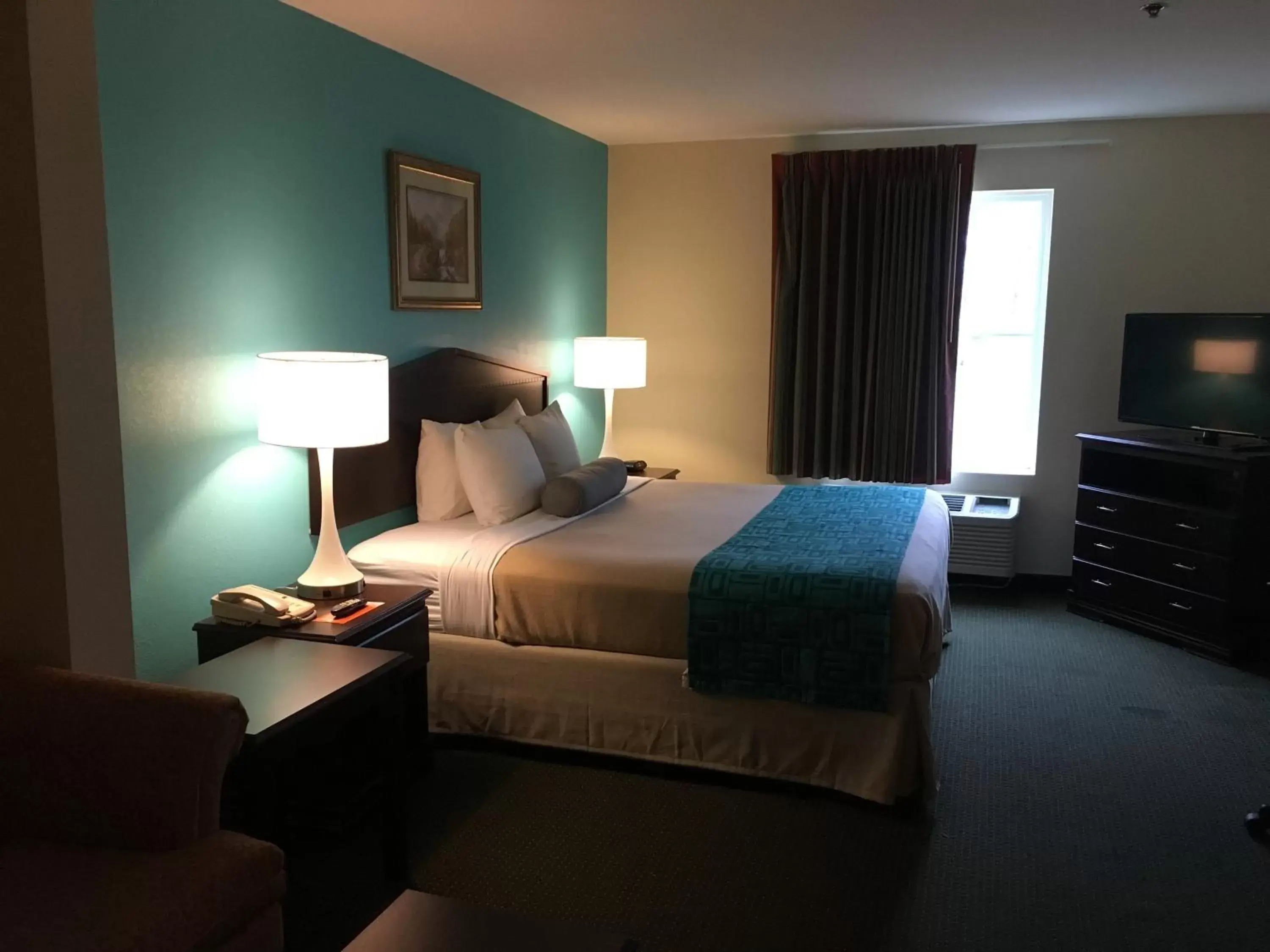 Bed in Howard Johnson by Wyndham Houma