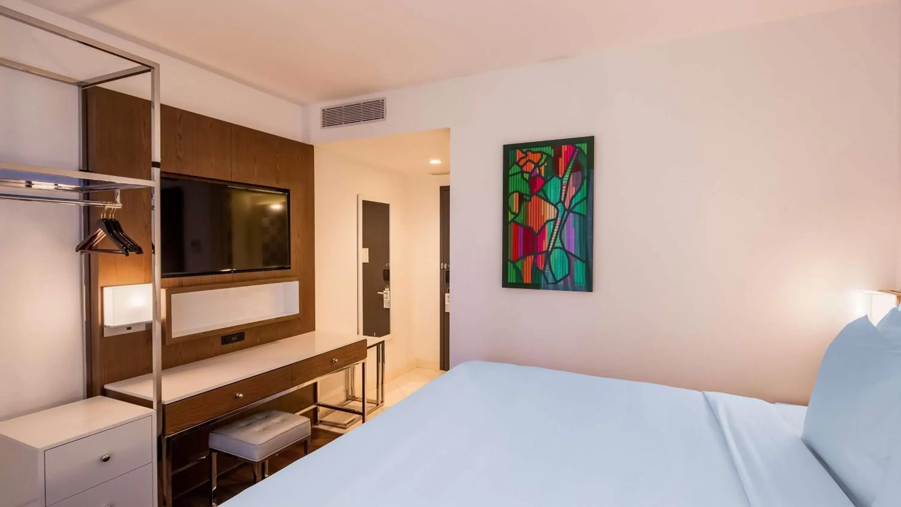 Bedroom, Bed in Best Western Premier Empire State Hotel