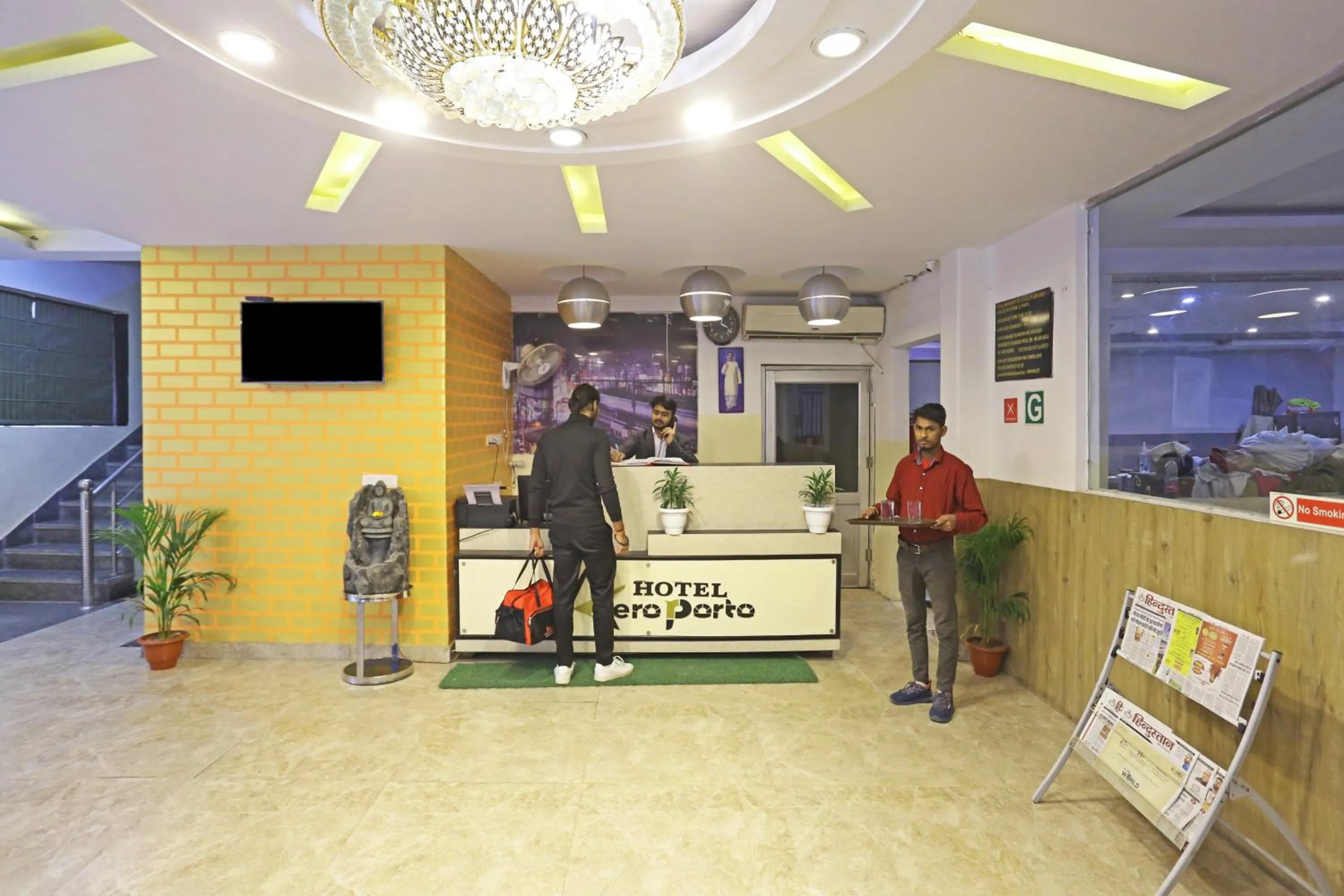 Lobby or reception in Hotel Aeroporto Nearest Landmark Aerocity delhi