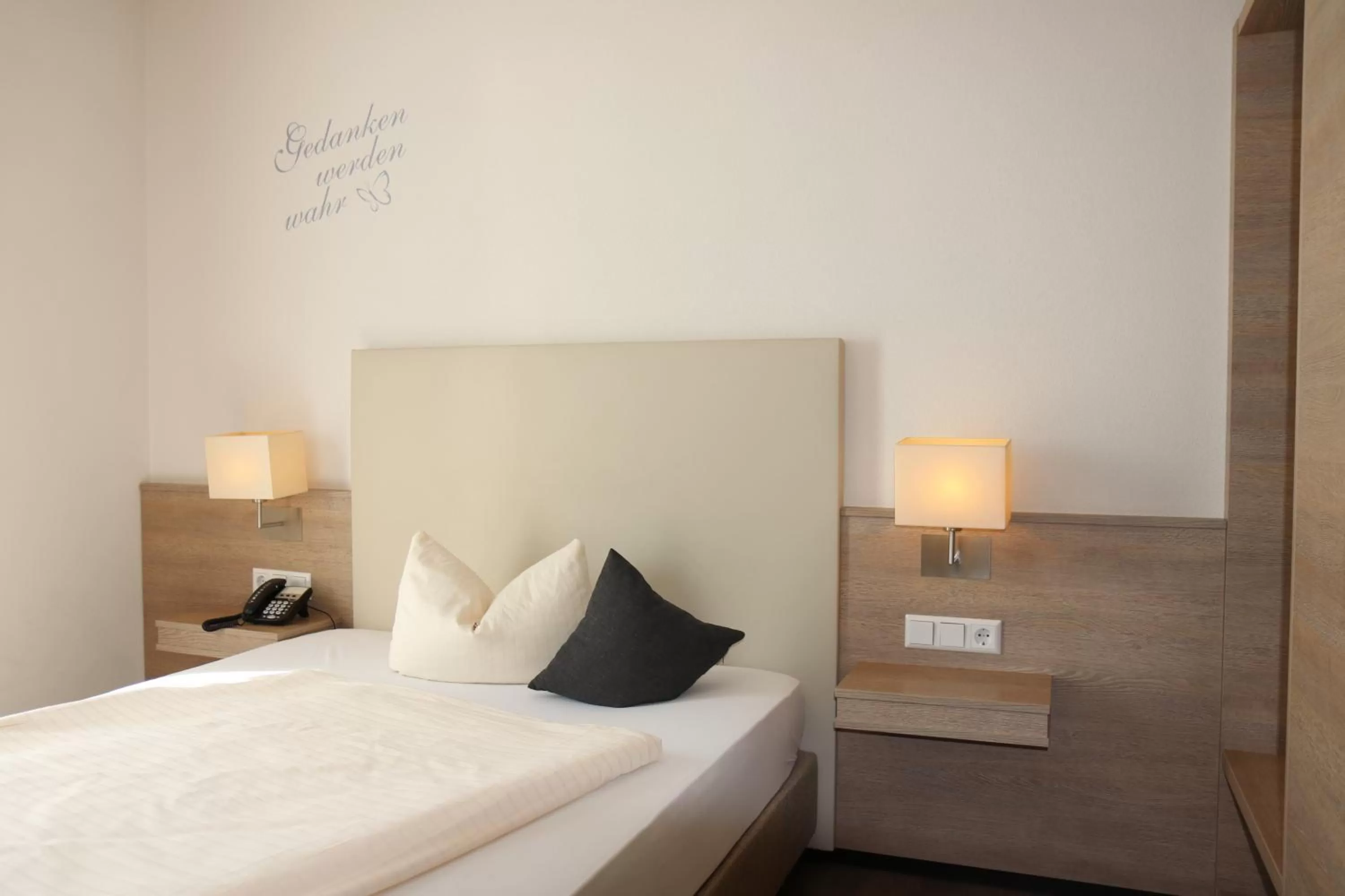 Bed in Parkhotel Pfarrkirchen