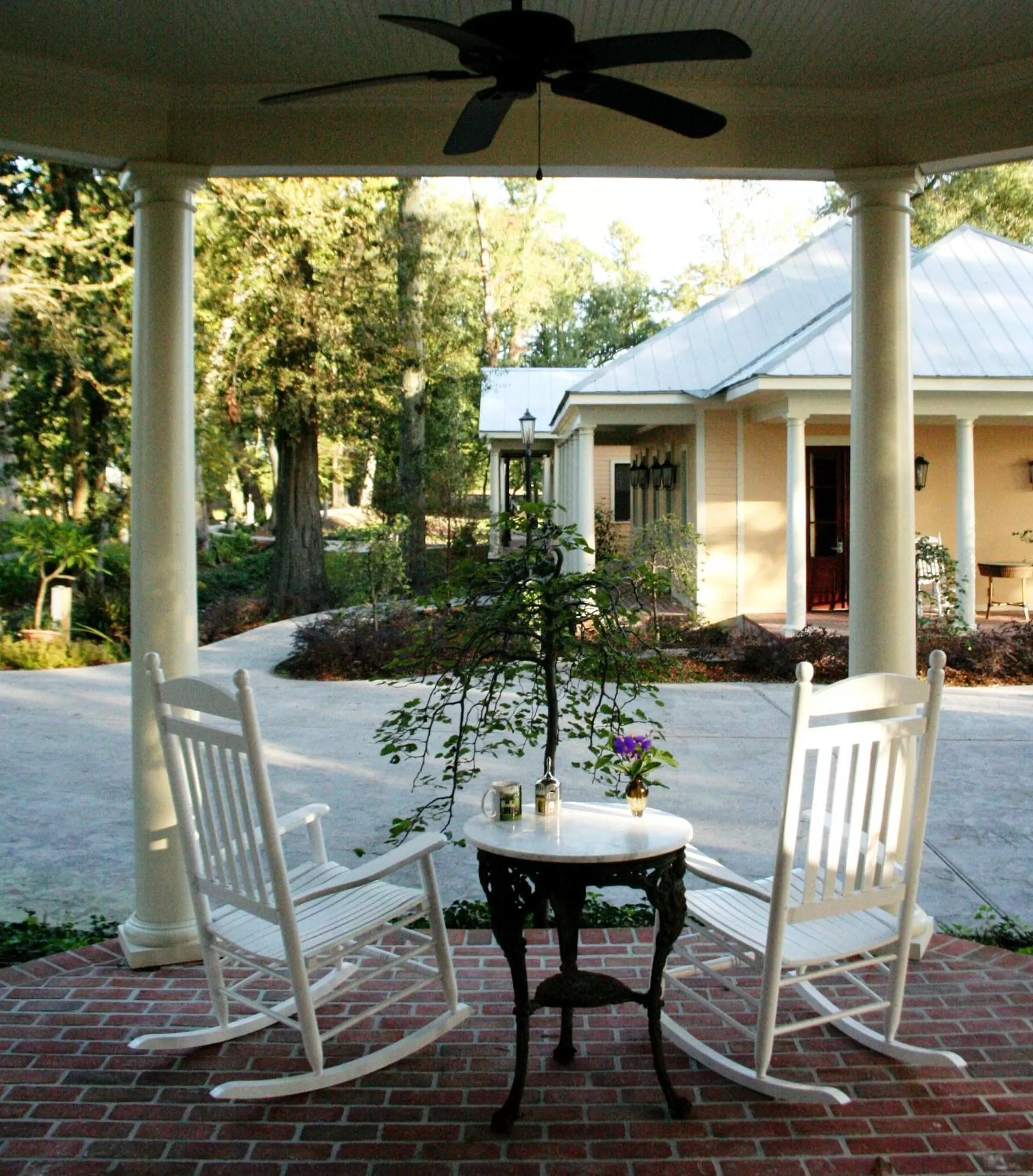 Patio in The Inn at Houmas House Estate