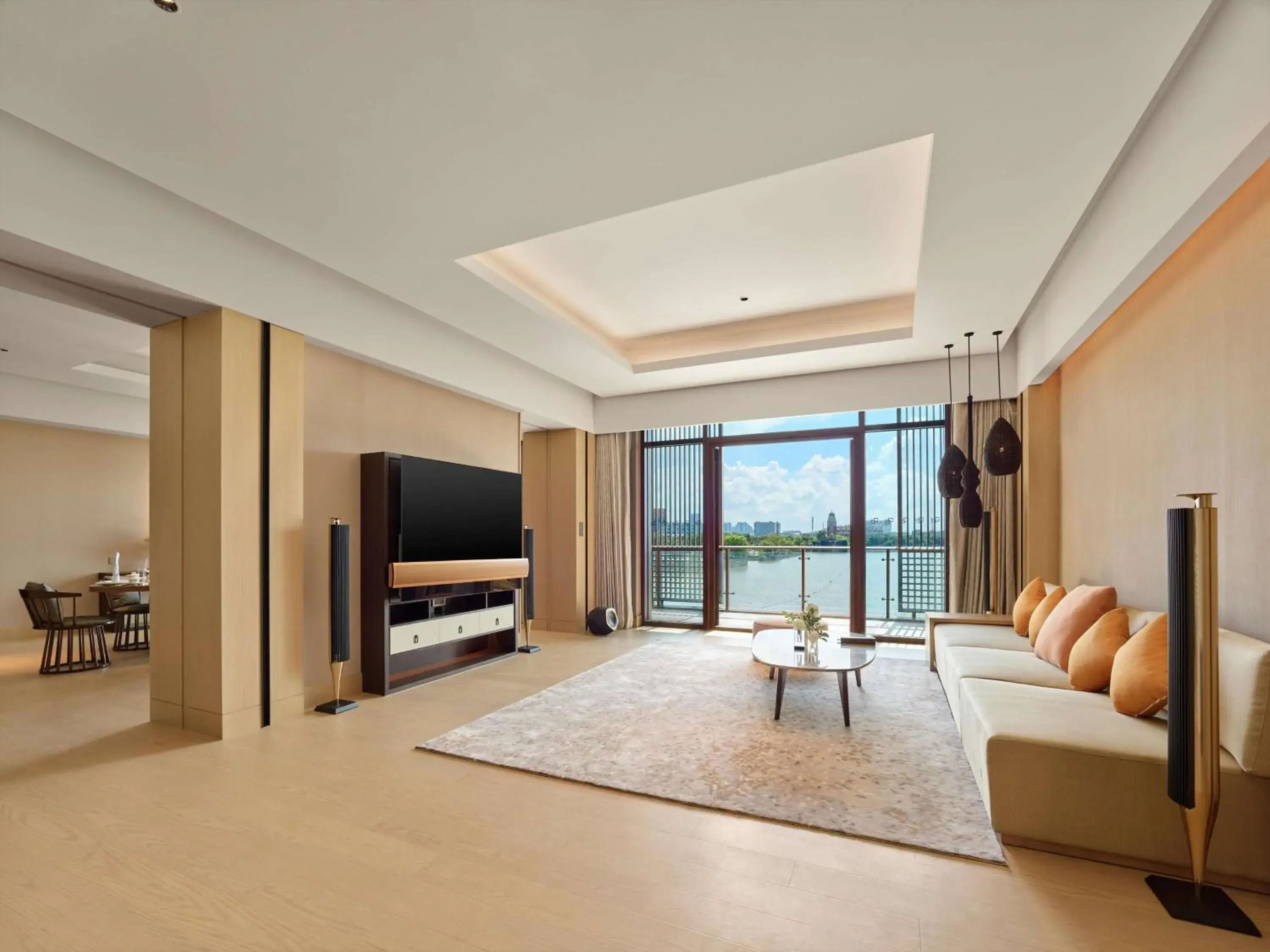 Bedroom, Seating Area in Hilton Shanghai Songjiang Guangfulin