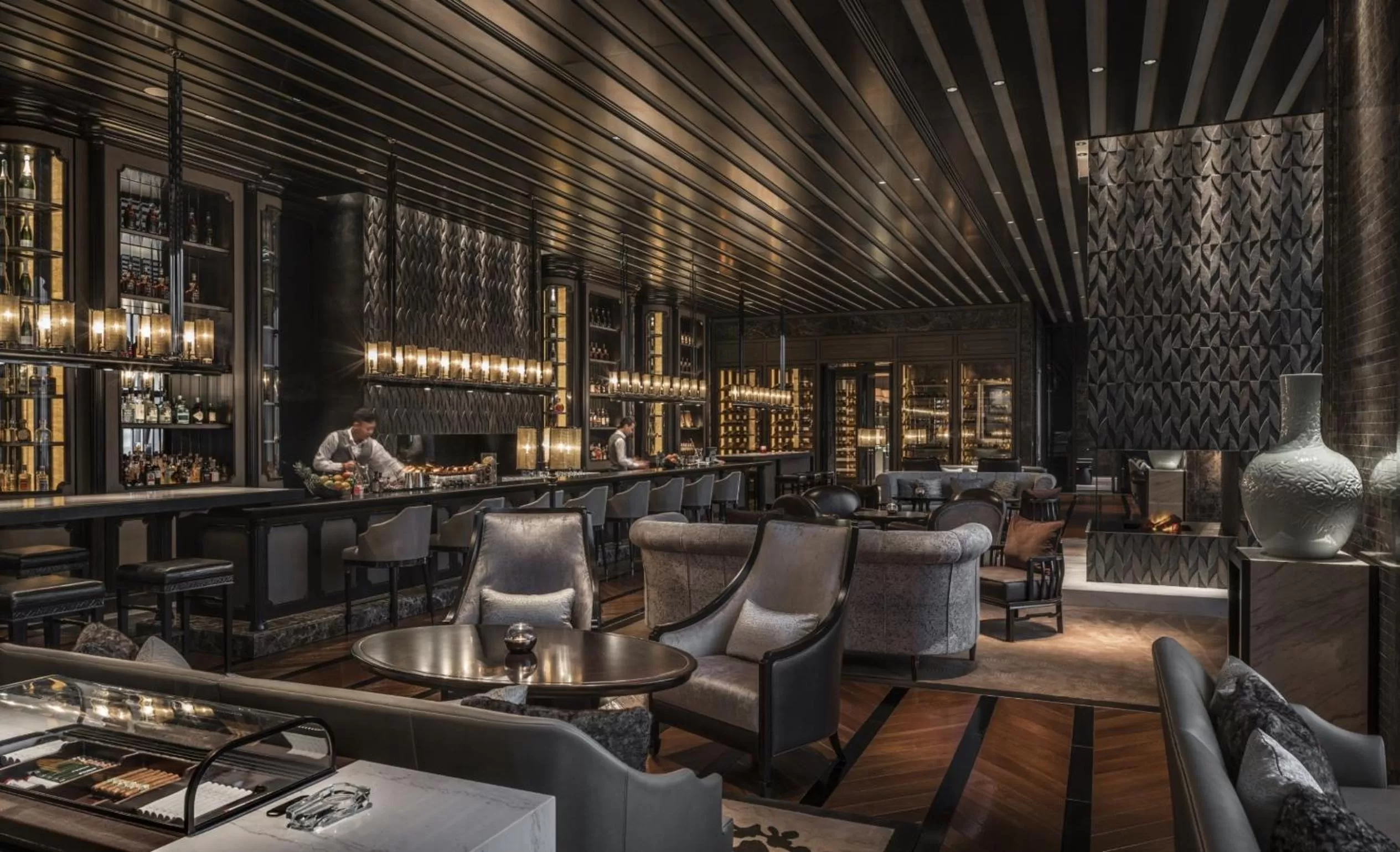 Lounge or bar in Four Seasons Hotel Tianjin