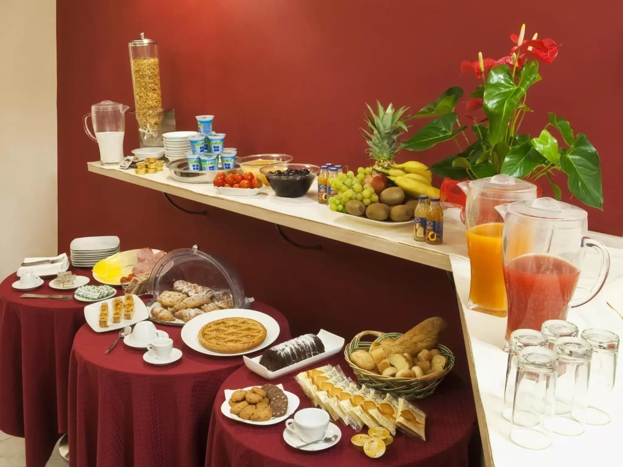 Buffet breakfast, Breakfast in Hotel Manganelli Palace