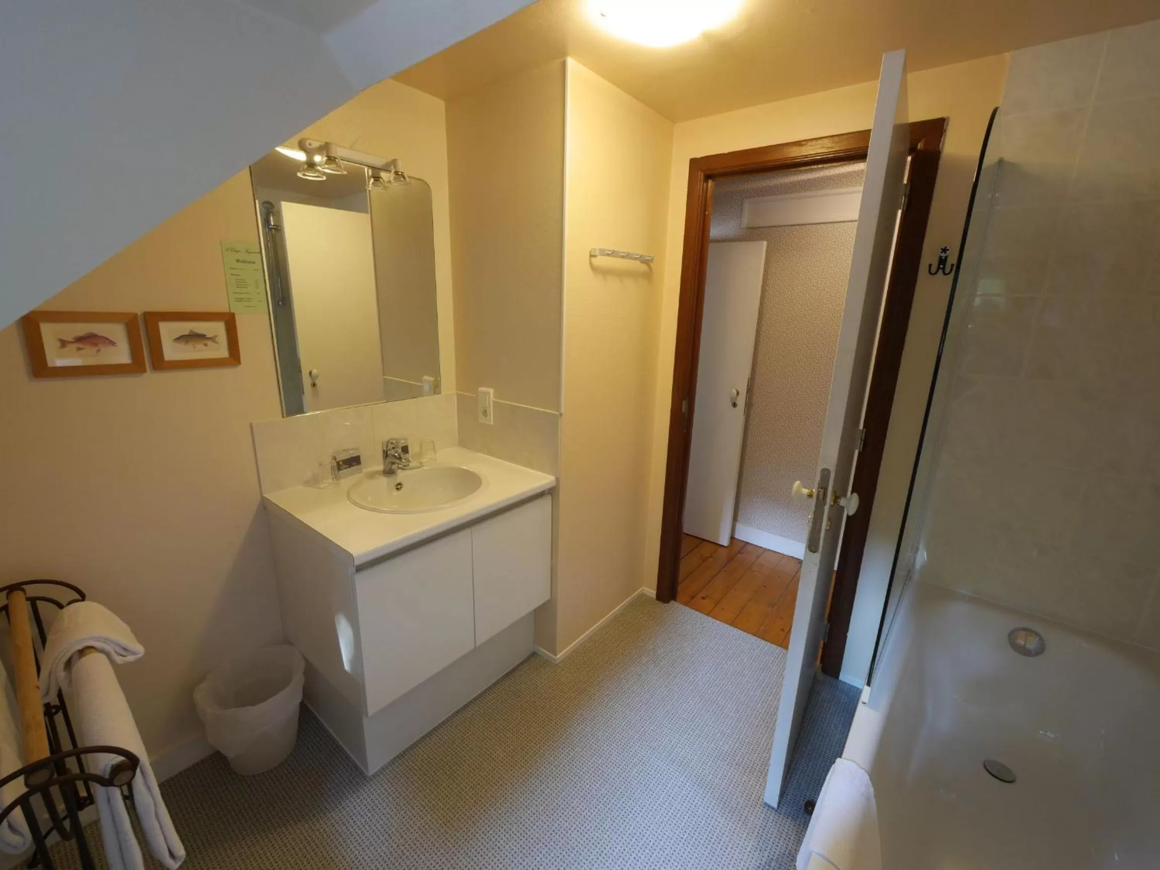 Bathroom in L'Étape Fagnarde - Bed, Breakfast & Sauna