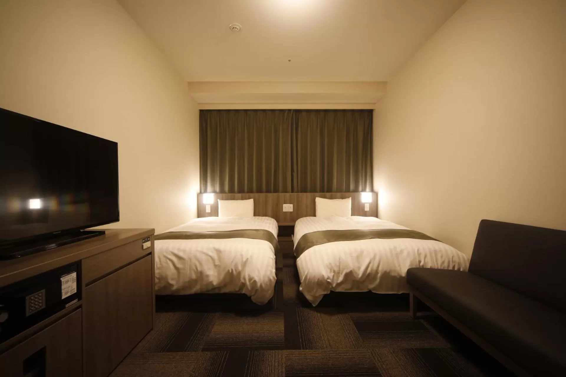 Photo of the whole room, Bed in Dormy Inn Korakuen