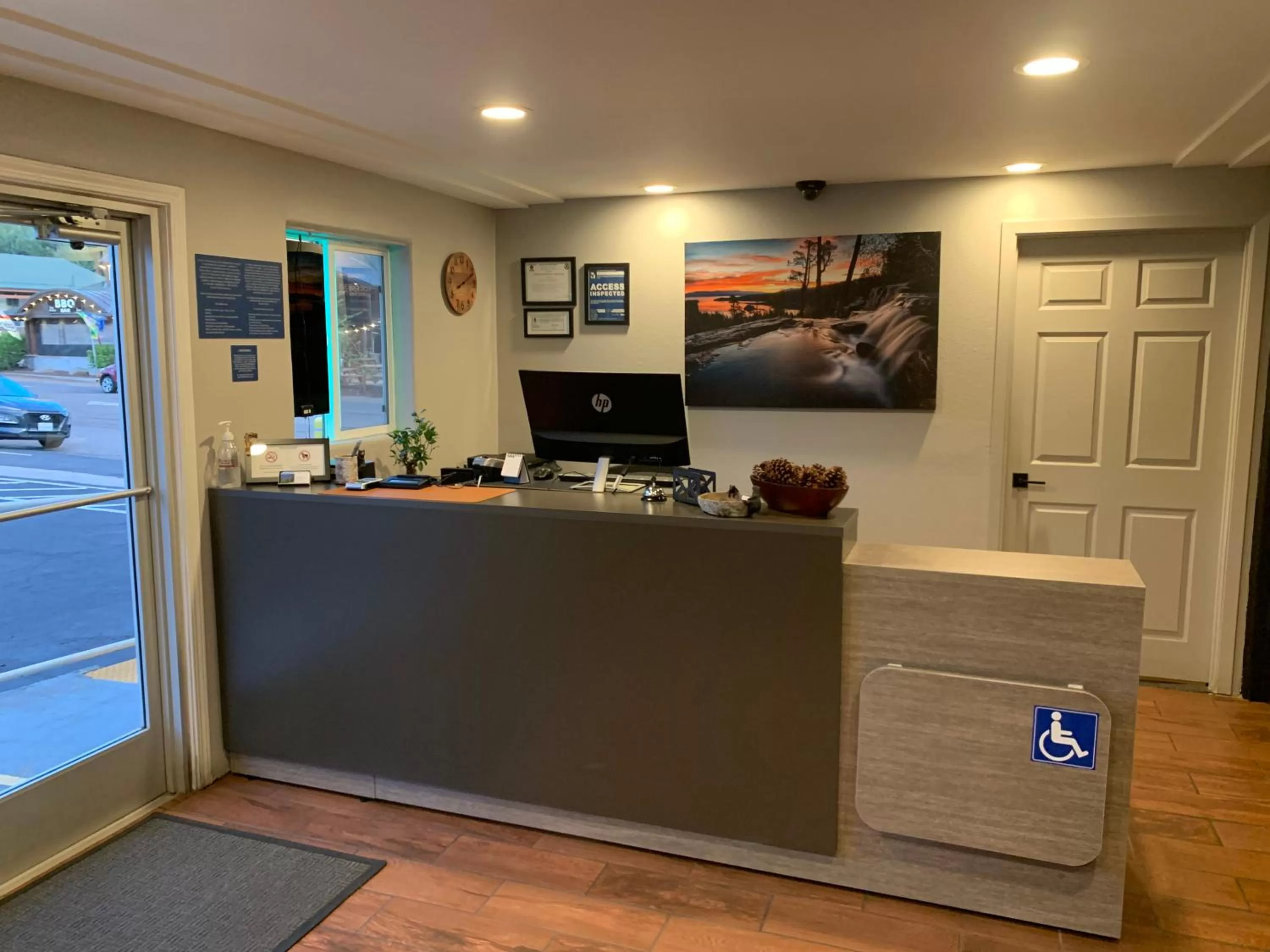 Lobby or reception in Black Jack Inn