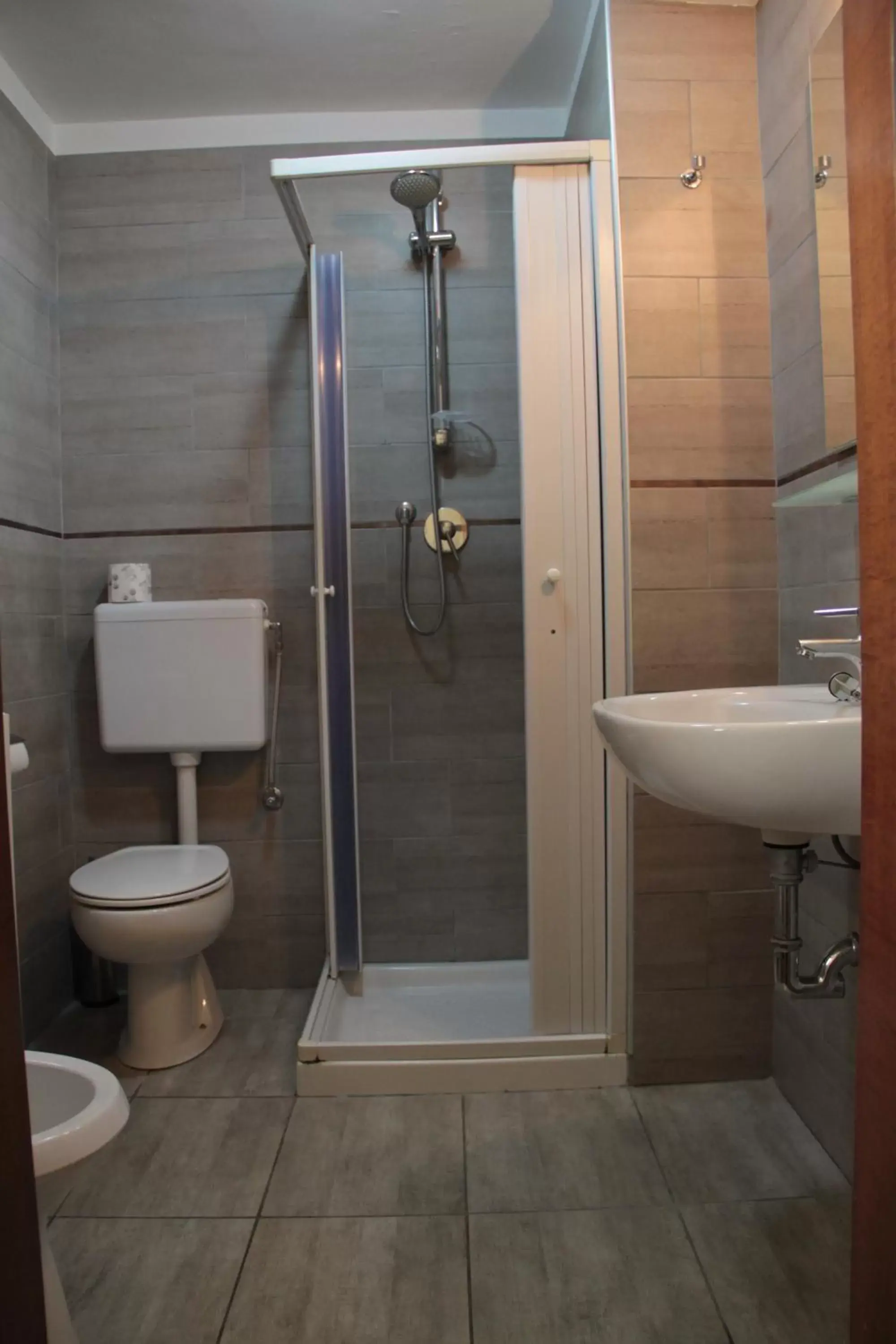 Toilet, Bathroom in Hotel MM Dateo