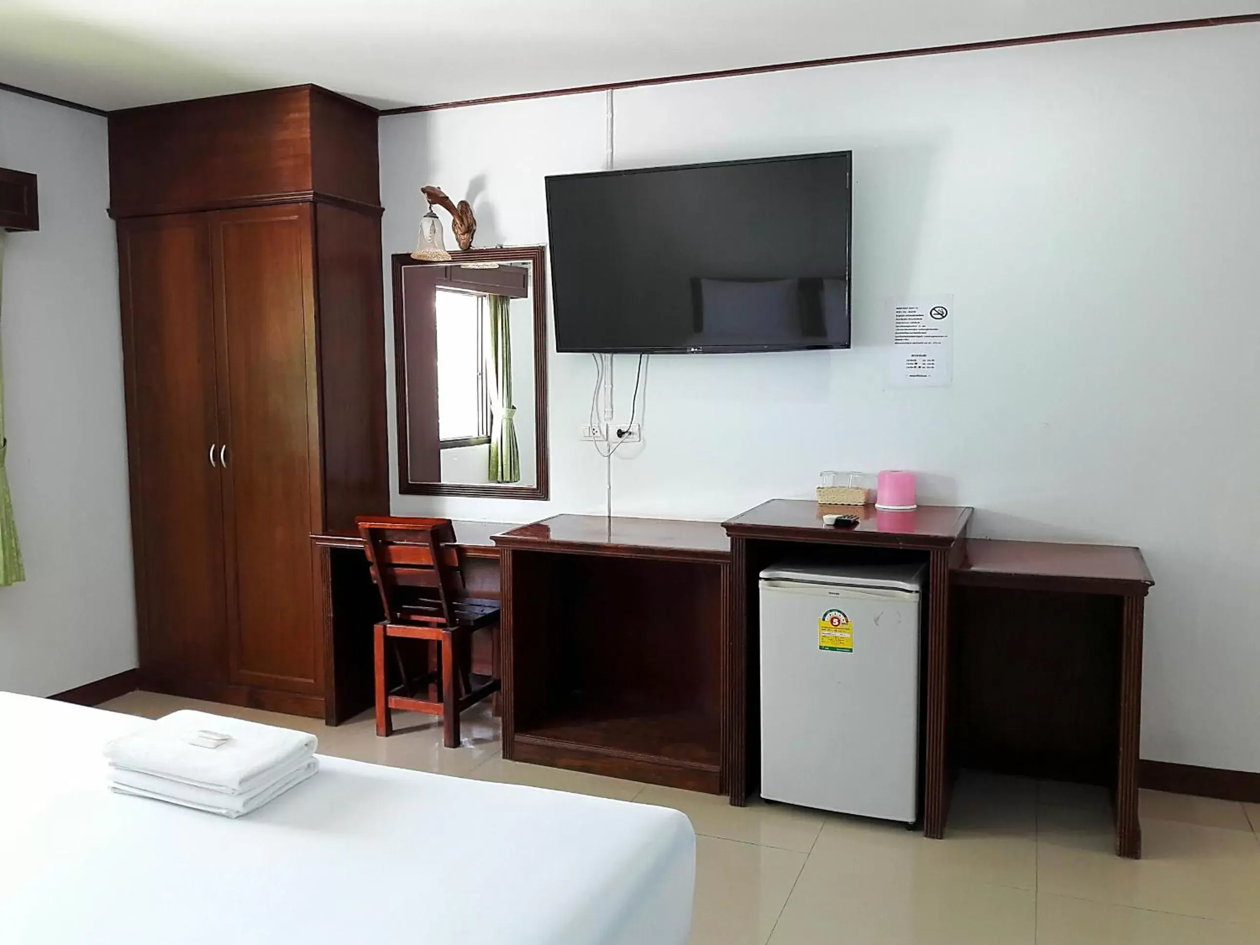 Bedroom, Bed in โรงแรมฟ้าพราวฝน Fah Proud Fon Hotel Bedroom, Bed in โรงแรมฟ้าพราวฝน Fah Proud Fon Hotel