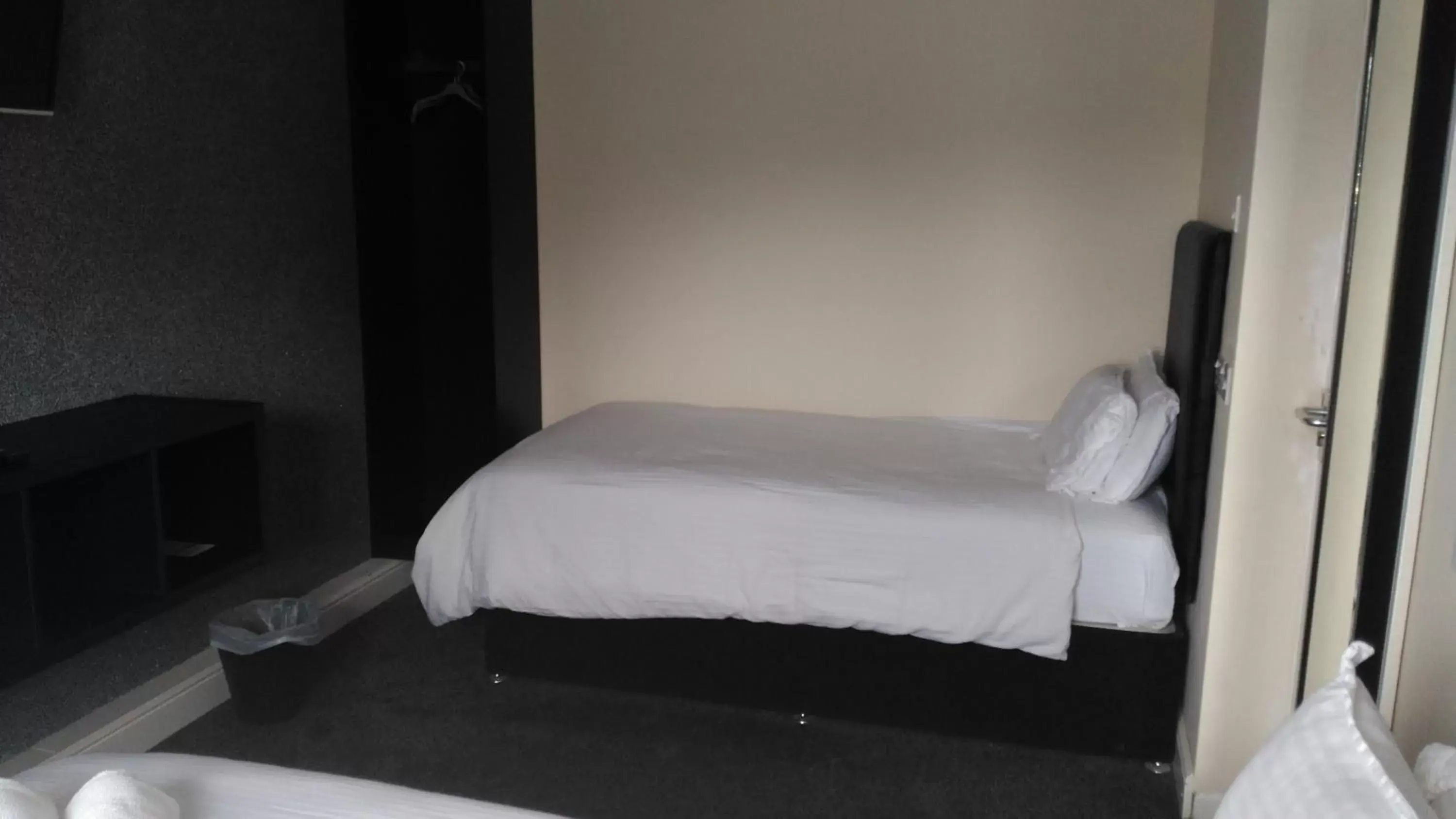 Bed in The Premier Lodge