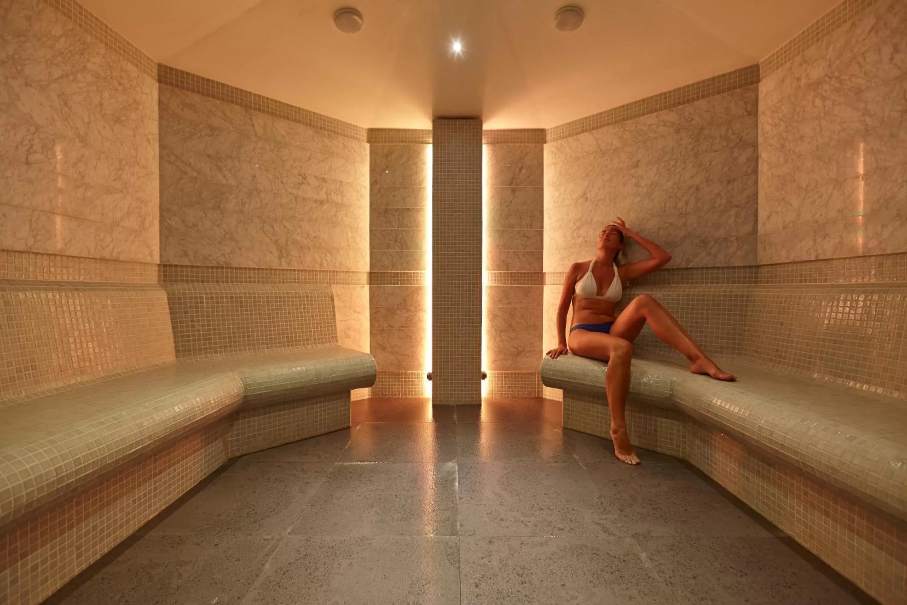 Spa and wellness centre/facilities in The Cliff Bay - PortoBay