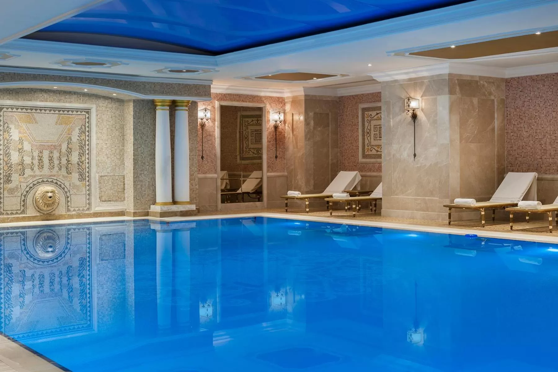 Swimming pool in Elite World Istanbul Taksim