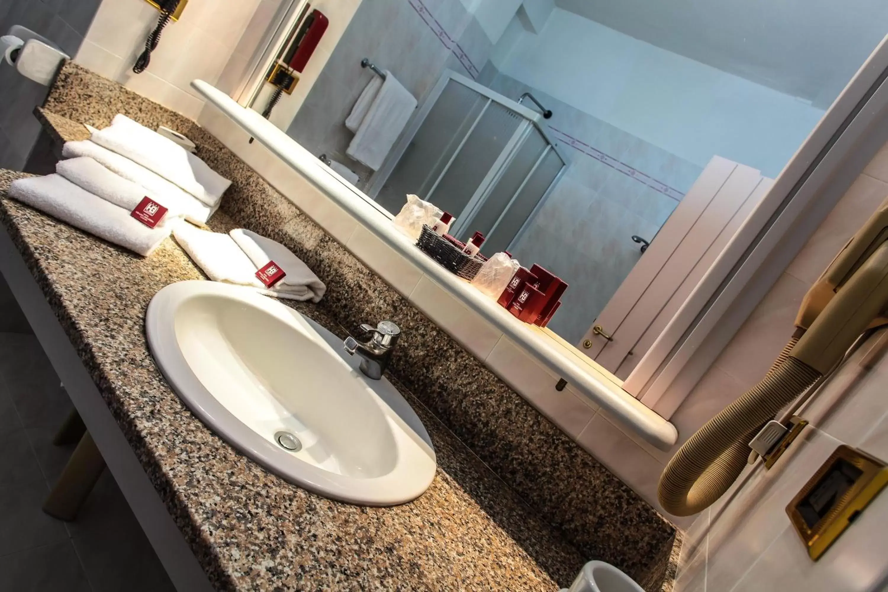 Bathroom in Hotel Grazia Deledda Bathroom in Hotel Grazia Deledda