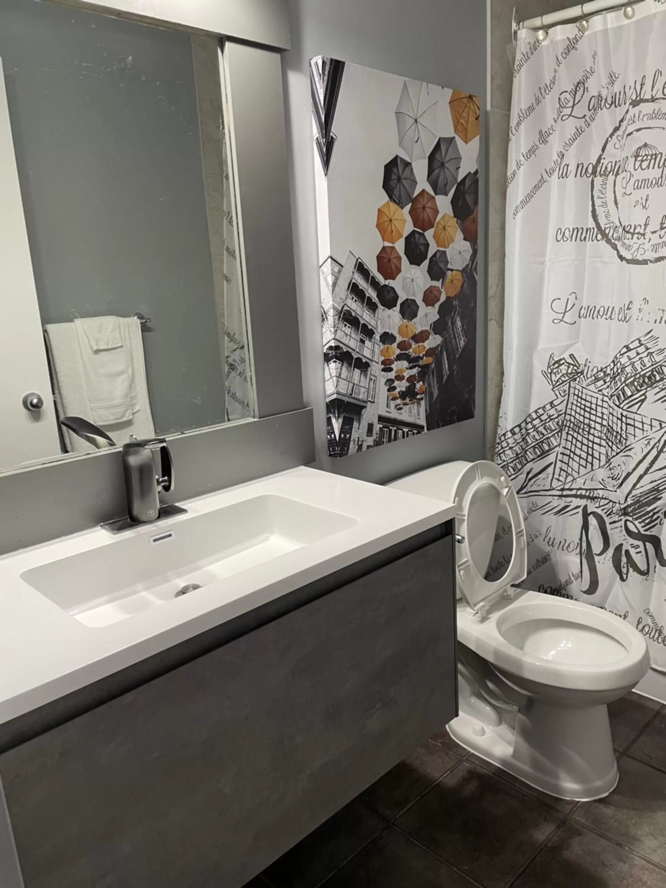 Bathroom in Motel Valois YL inc