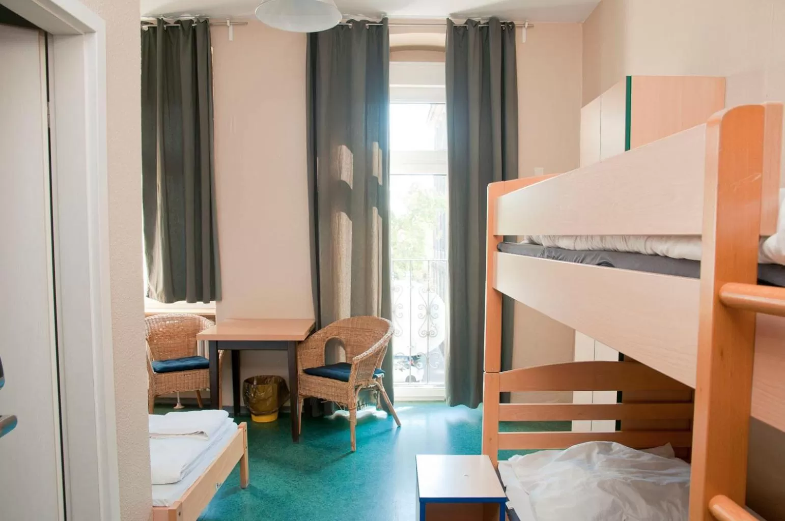 Staff, Bed in Happy Hotel Berlin