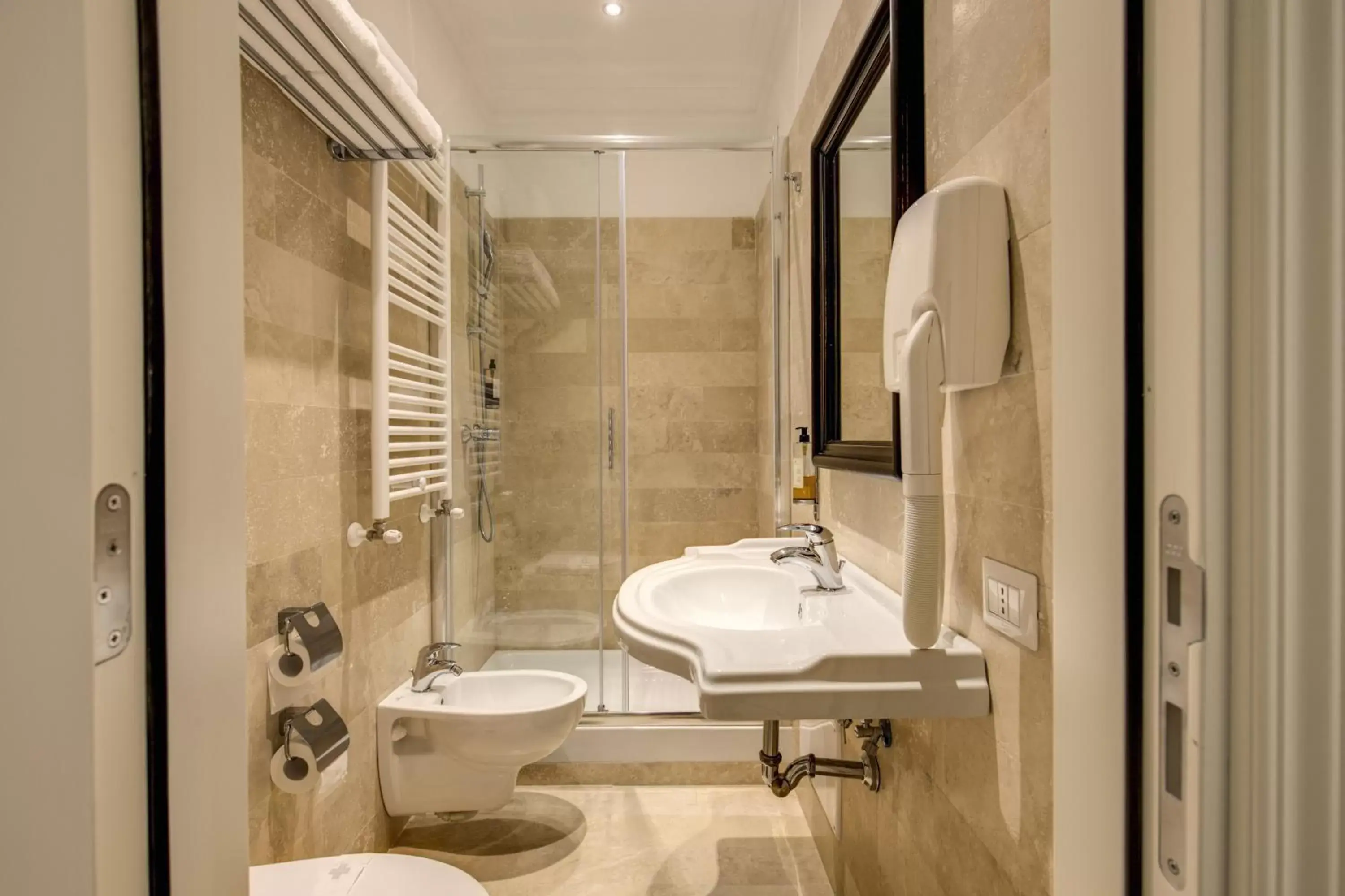 Shower, Bathroom in Hotel Tito
