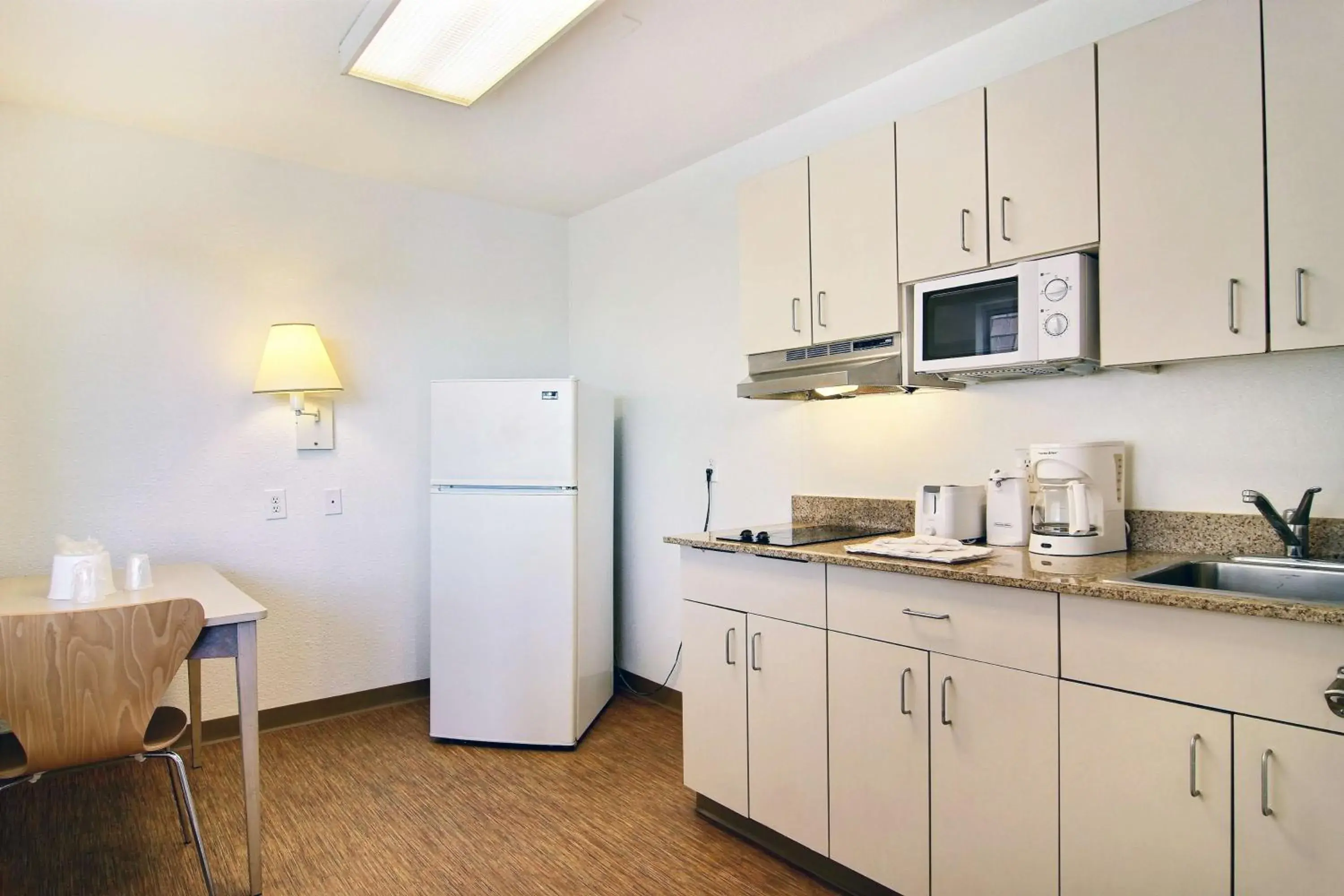 Photo of the whole room, Kitchen/Kitchenette in Motel 6-Lubbock, TX