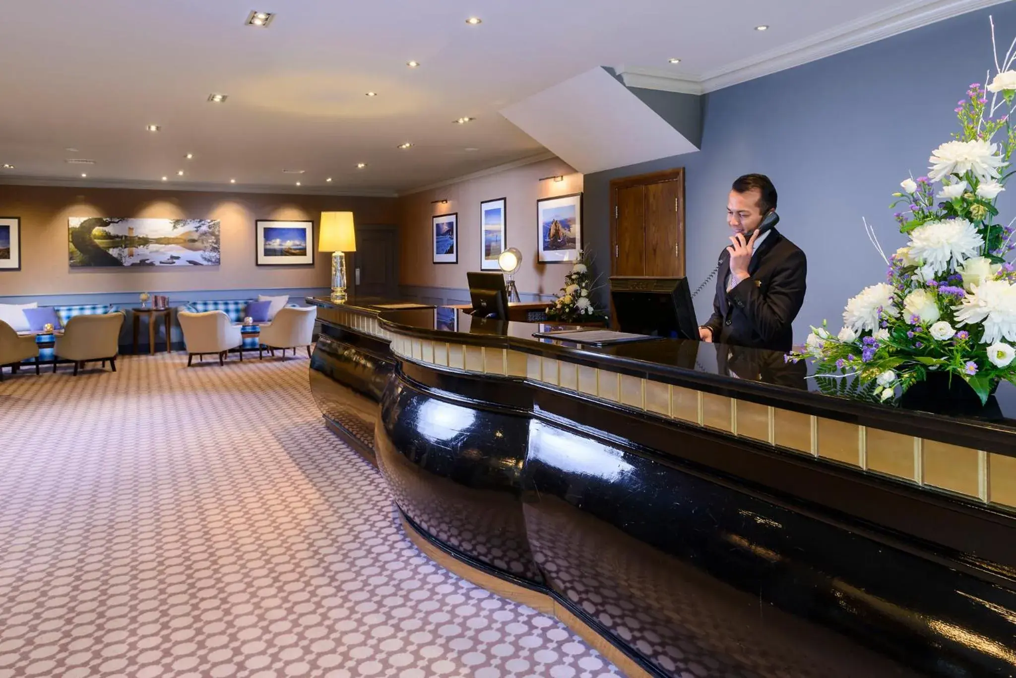Lobby or reception in Scott's Hotel