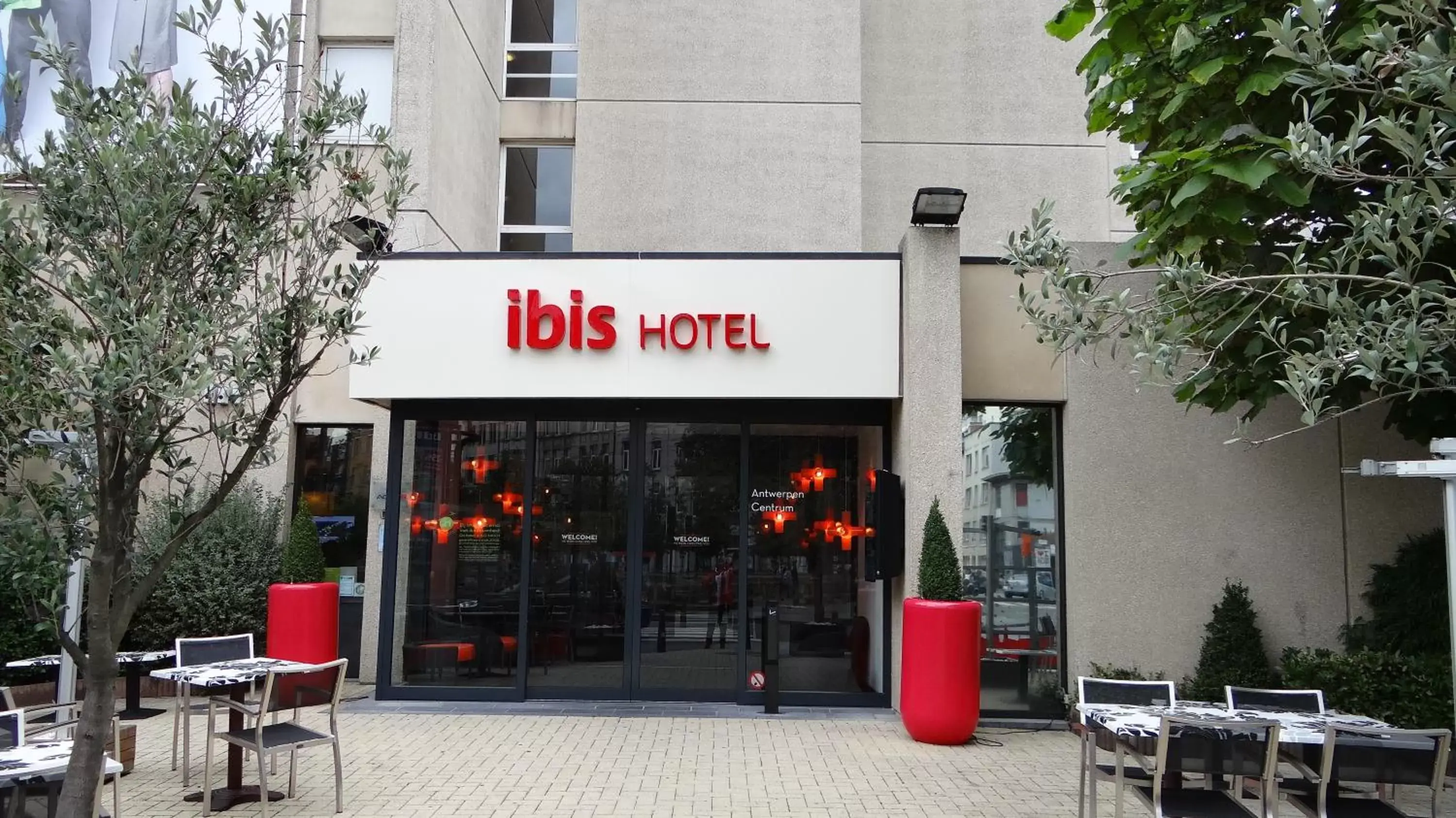 Facade/entrance in ibis Antwerpen Centrum