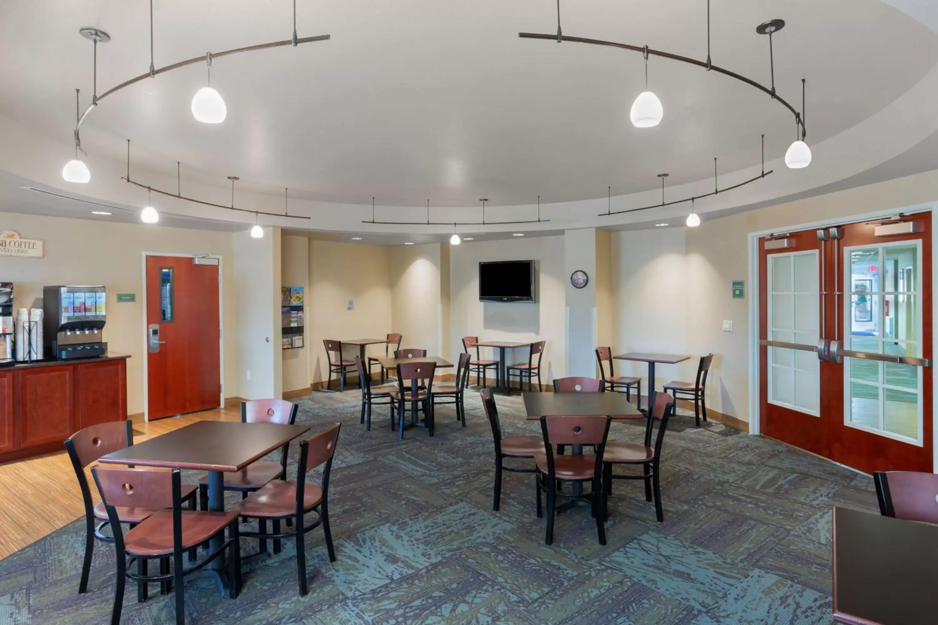 Breakfast in Best Western PLUS Fossil Country Inn & Suites Breakfast in Best Western PLUS Fossil Country Inn & Suites
