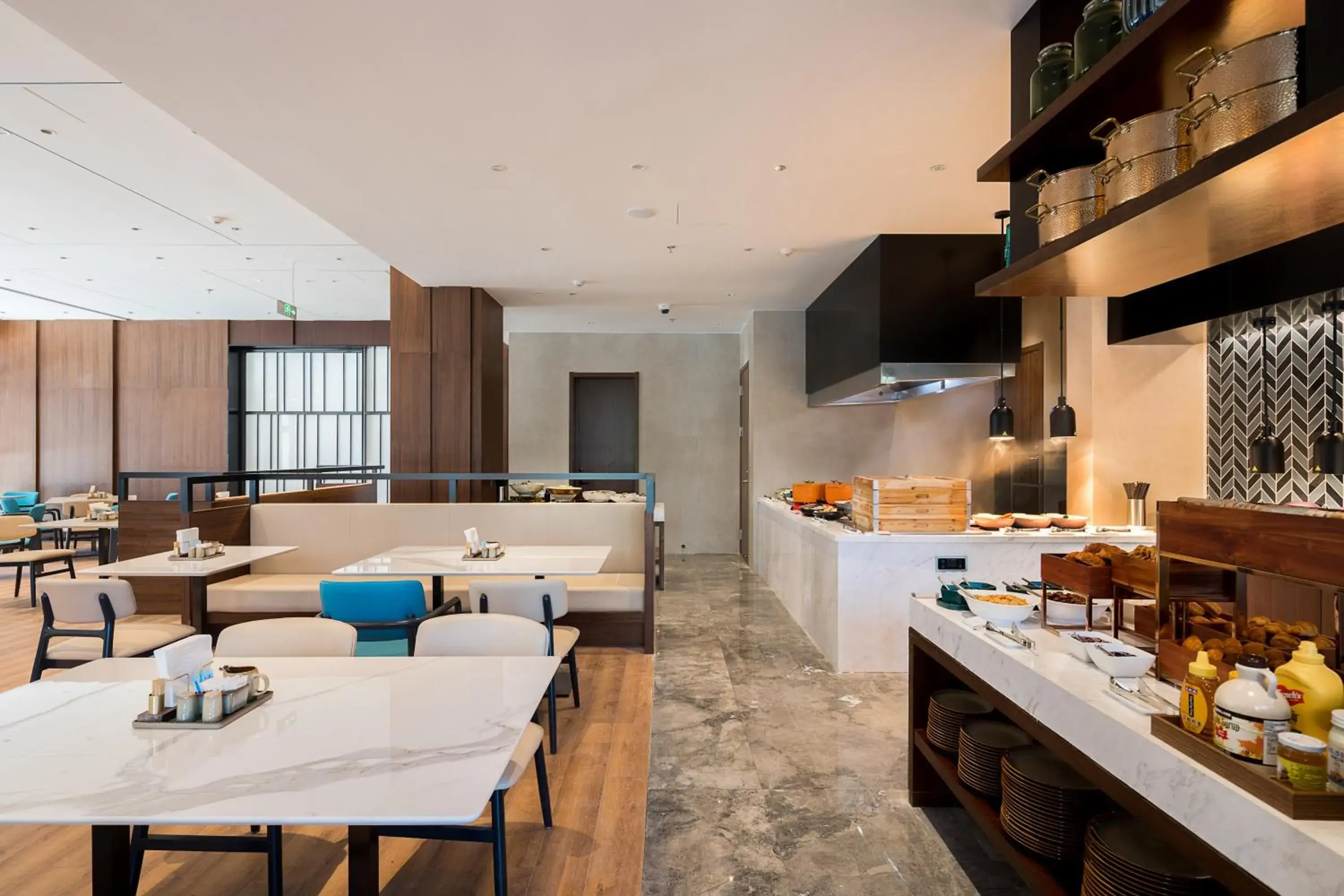 Restaurant/places to eat, Kitchen/Kitchenette in Fairfield by Marriott Shanghai Hongqiao NECC