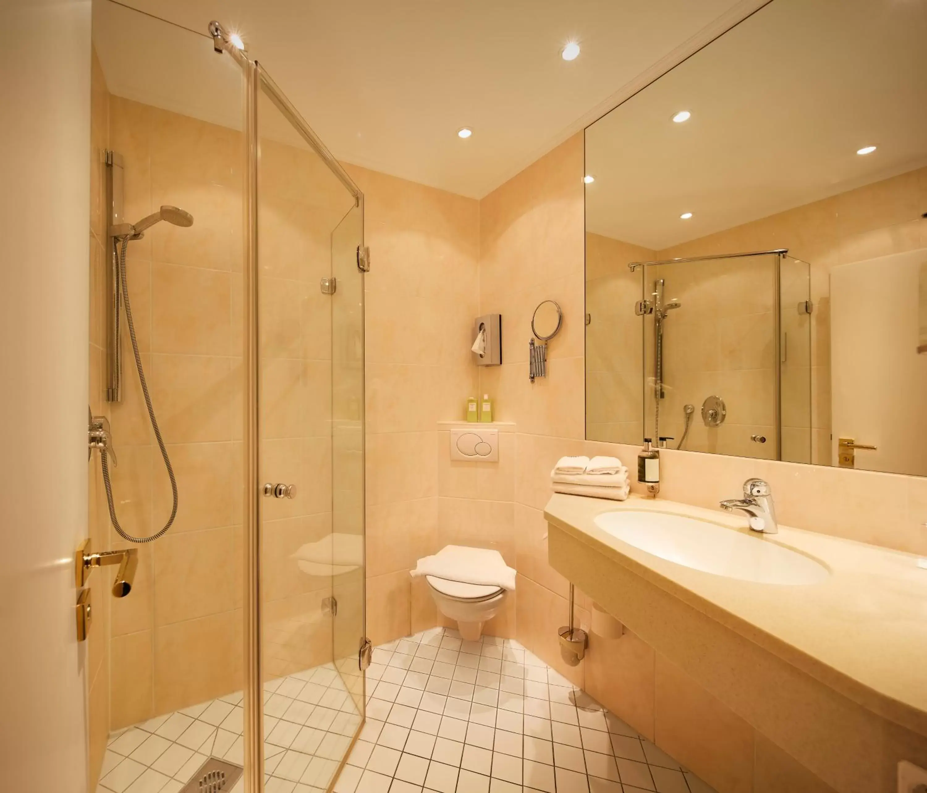 Bathroom in Romantik Hotel Fuchsbau