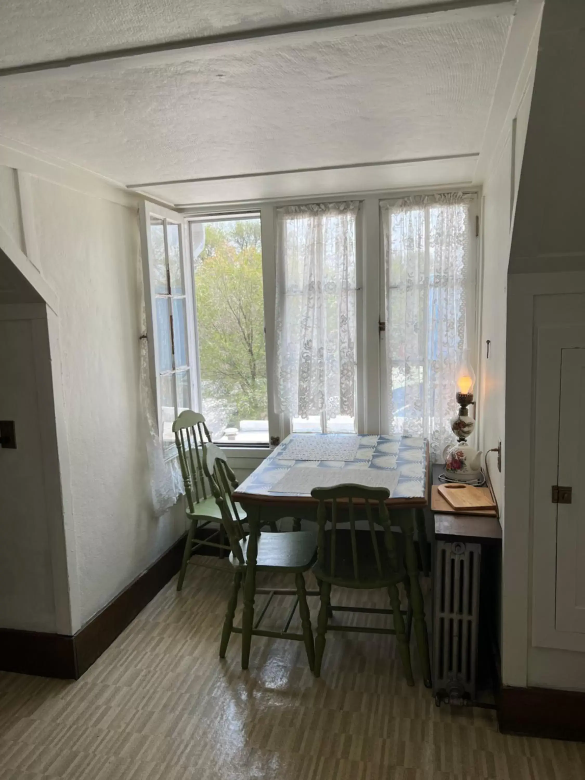 Dining Area in Bed and Breakfast Hearts Desire