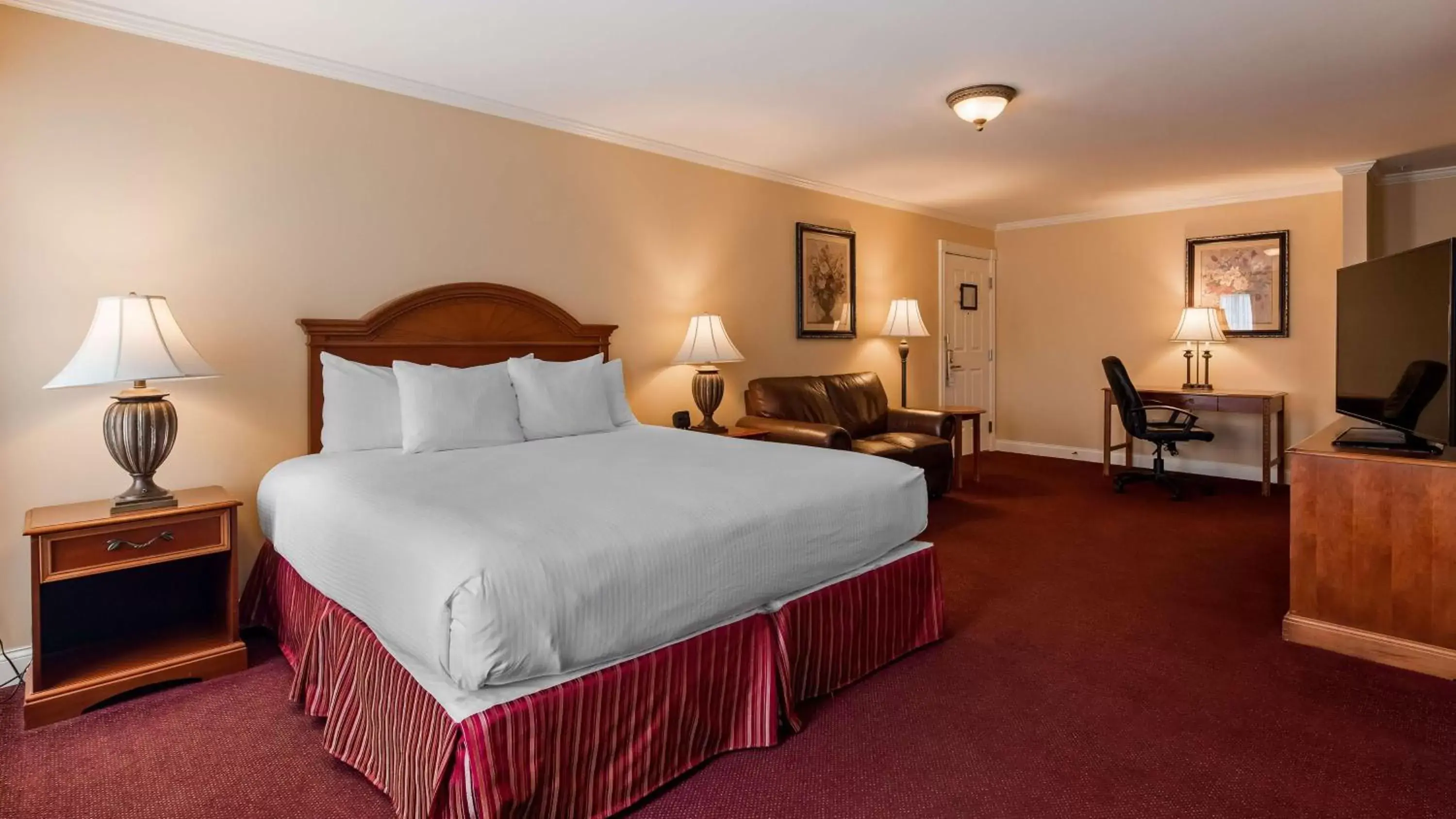 Photo of the whole room, Bed in Best Western White House Inn