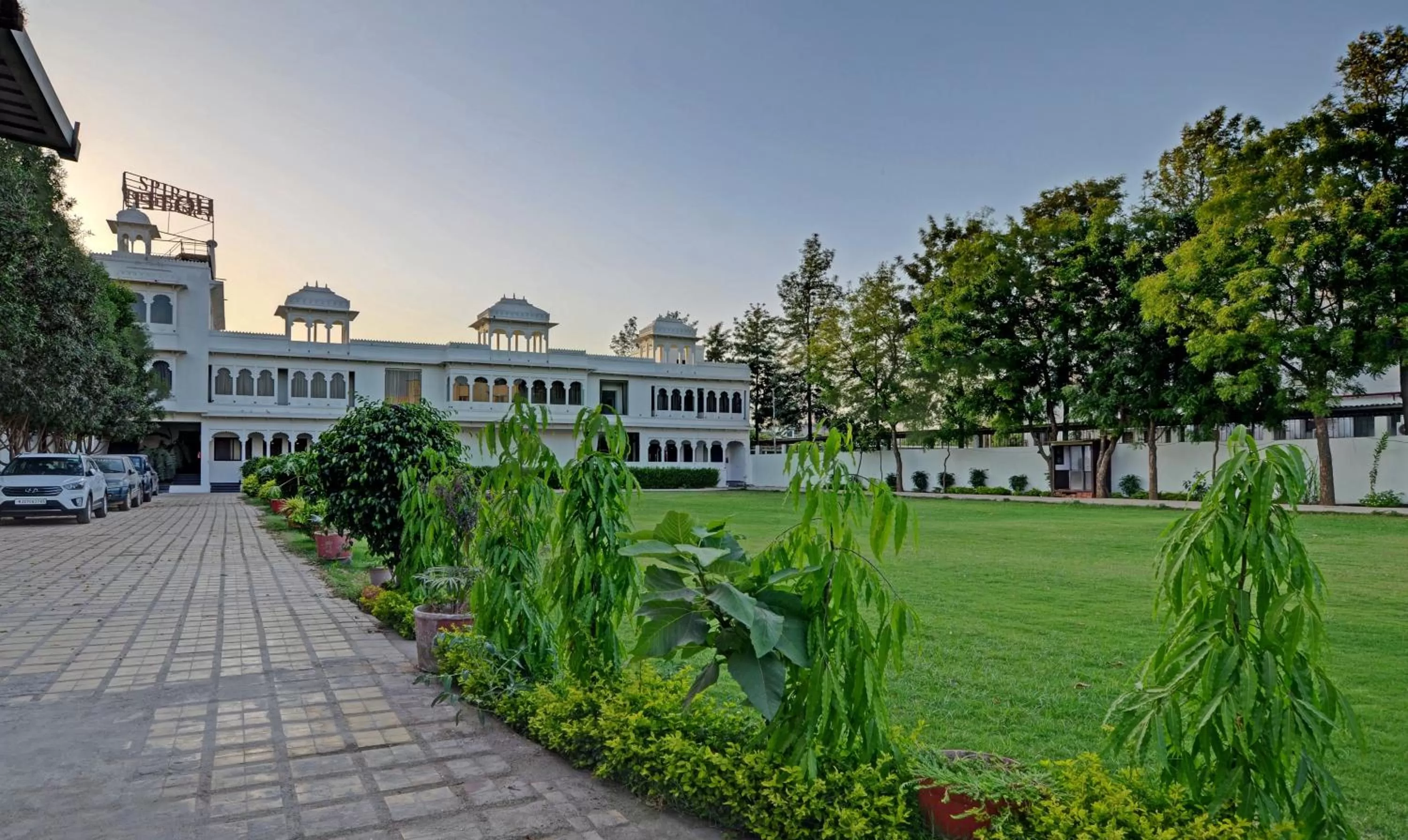 Facade/entrance in Treebo Trend Spirit Residency