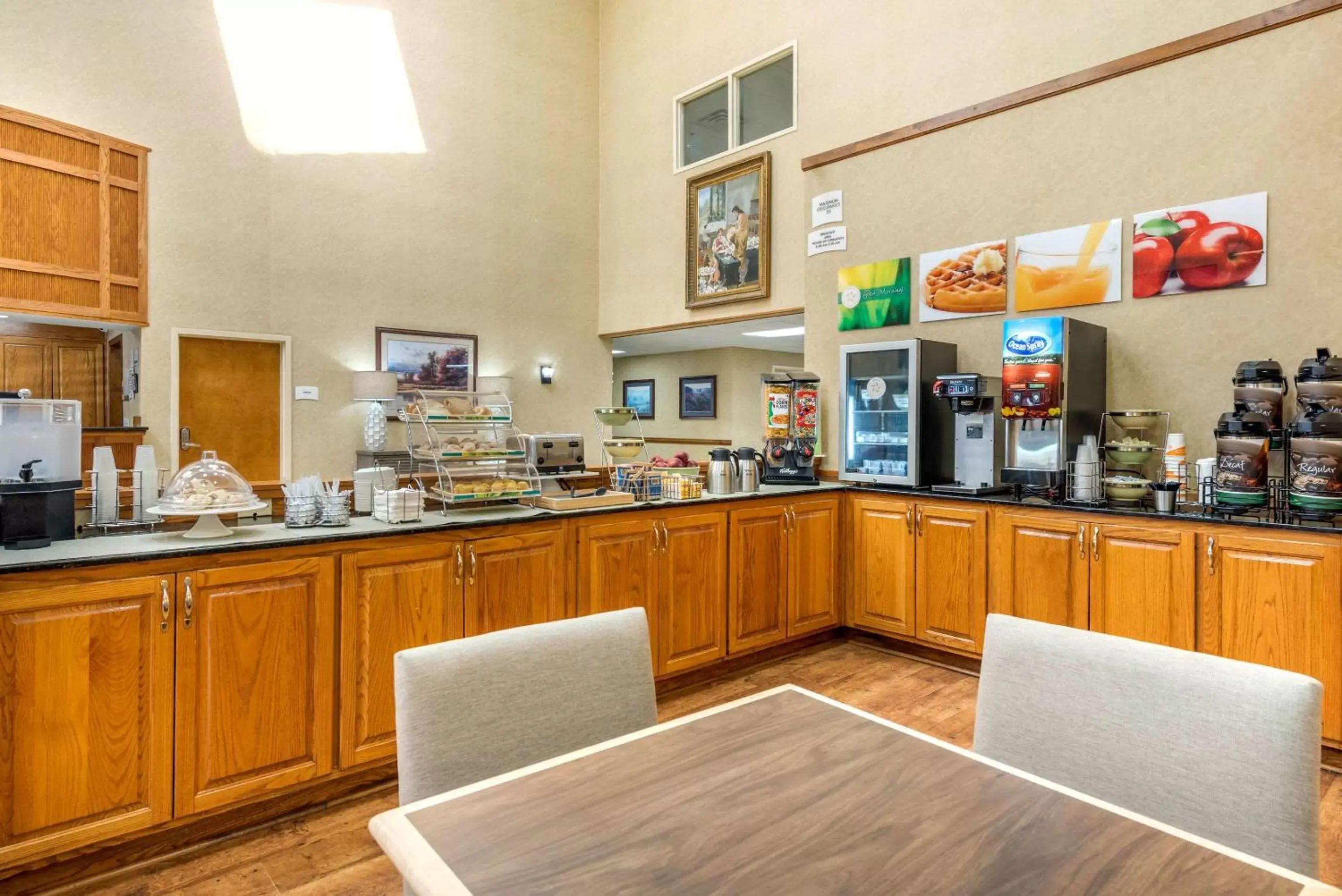 Breakfast, Restaurant/Places to Eat in Quality Inn Louisville Breakfast, Restaurant/Places to Eat in Quality Inn Louisville