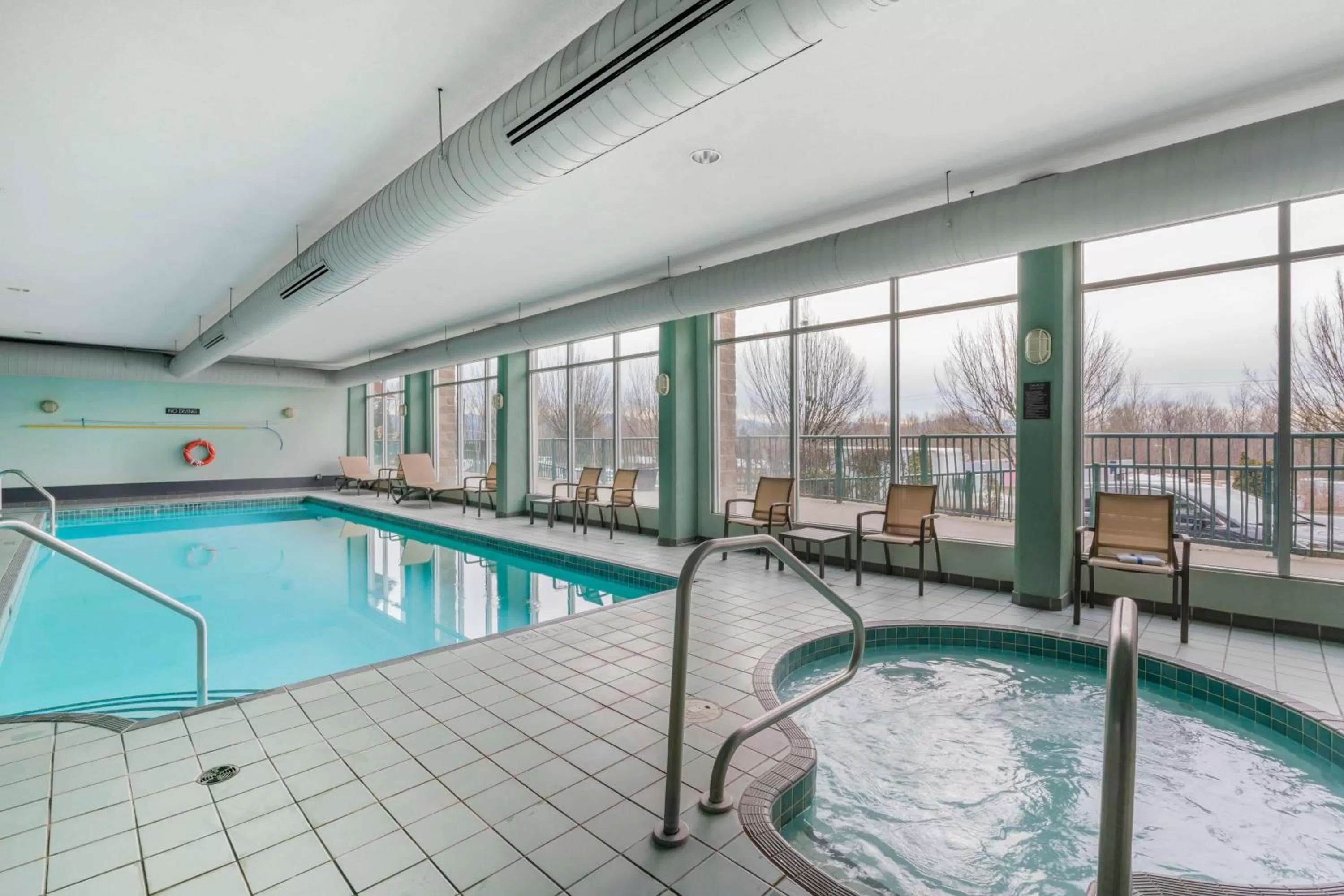 Pool view in Best Western PLUS Mission City Lodge