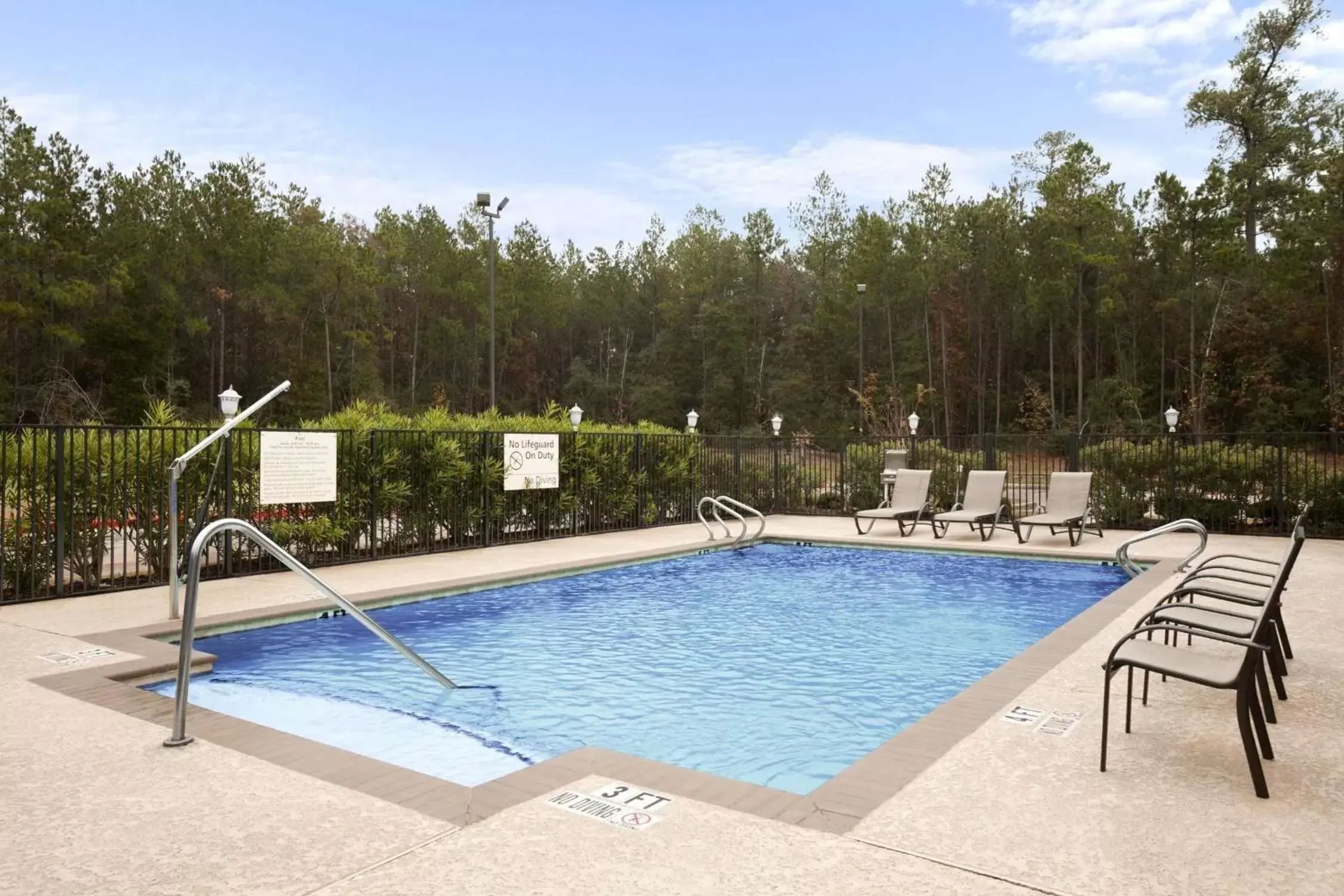 Pool view in Hampton Inn & Suites Conroe I 45 North Pool view in Hampton Inn & Suites Conroe I 45 North