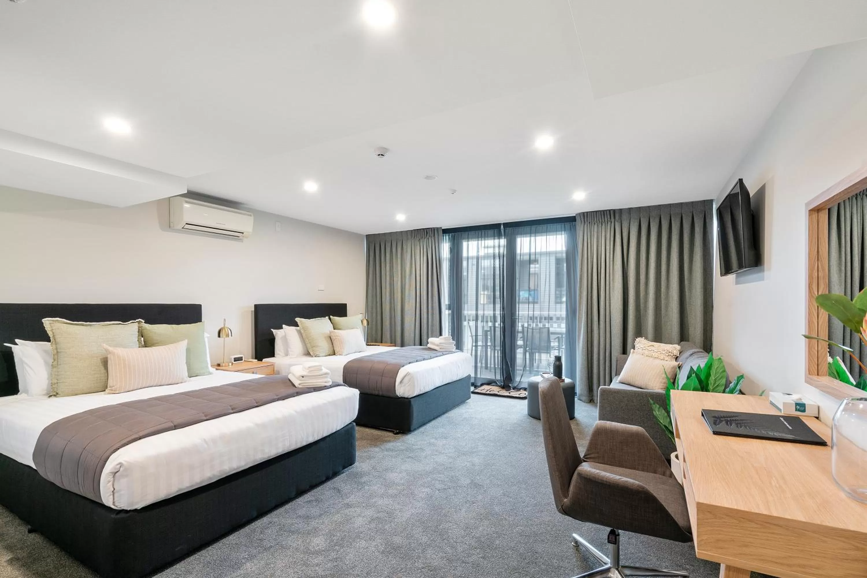 Bed in Southwark Hotel & Apartments