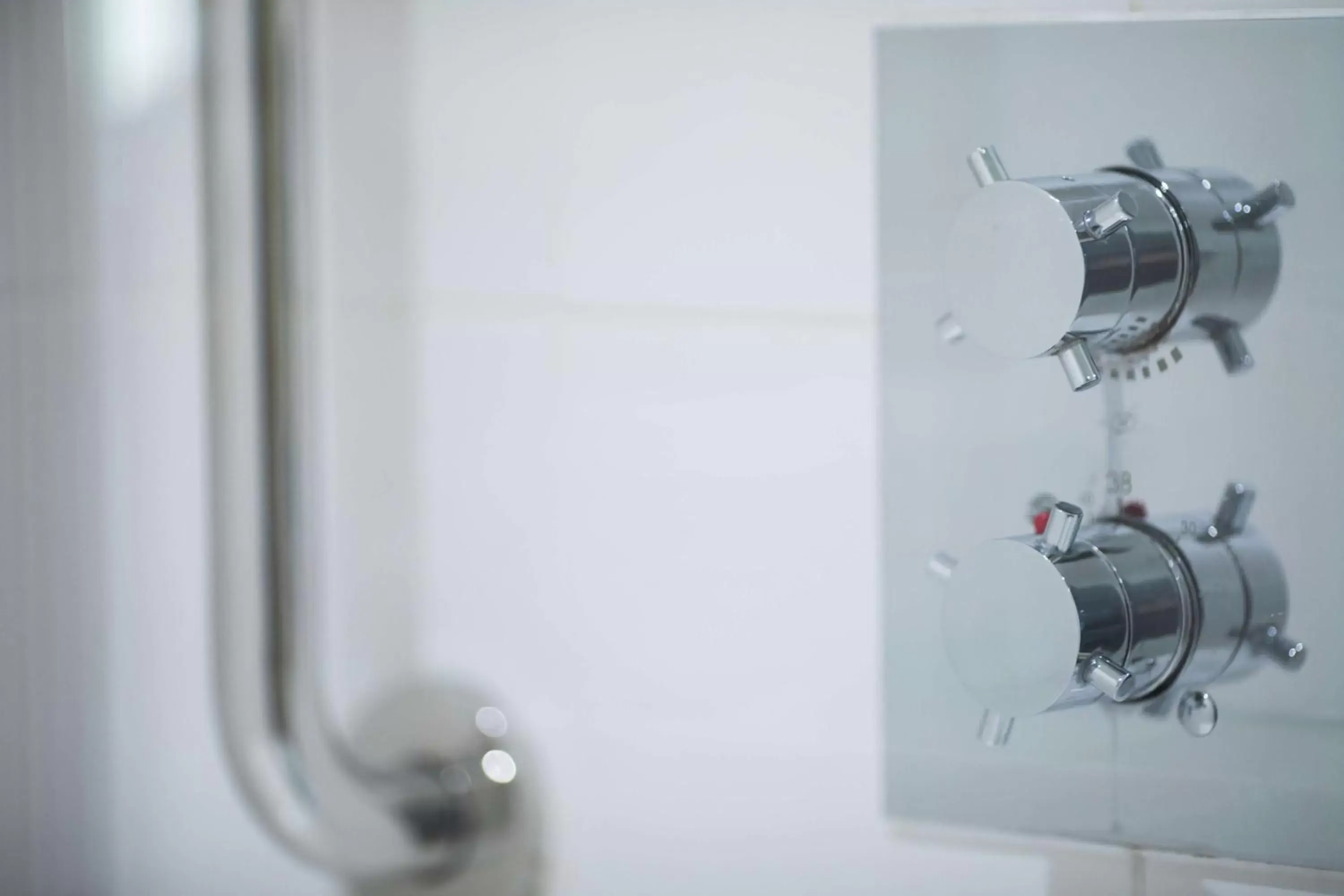 Bathroom in DoubleTree by Hilton Coventry Building Society Arena