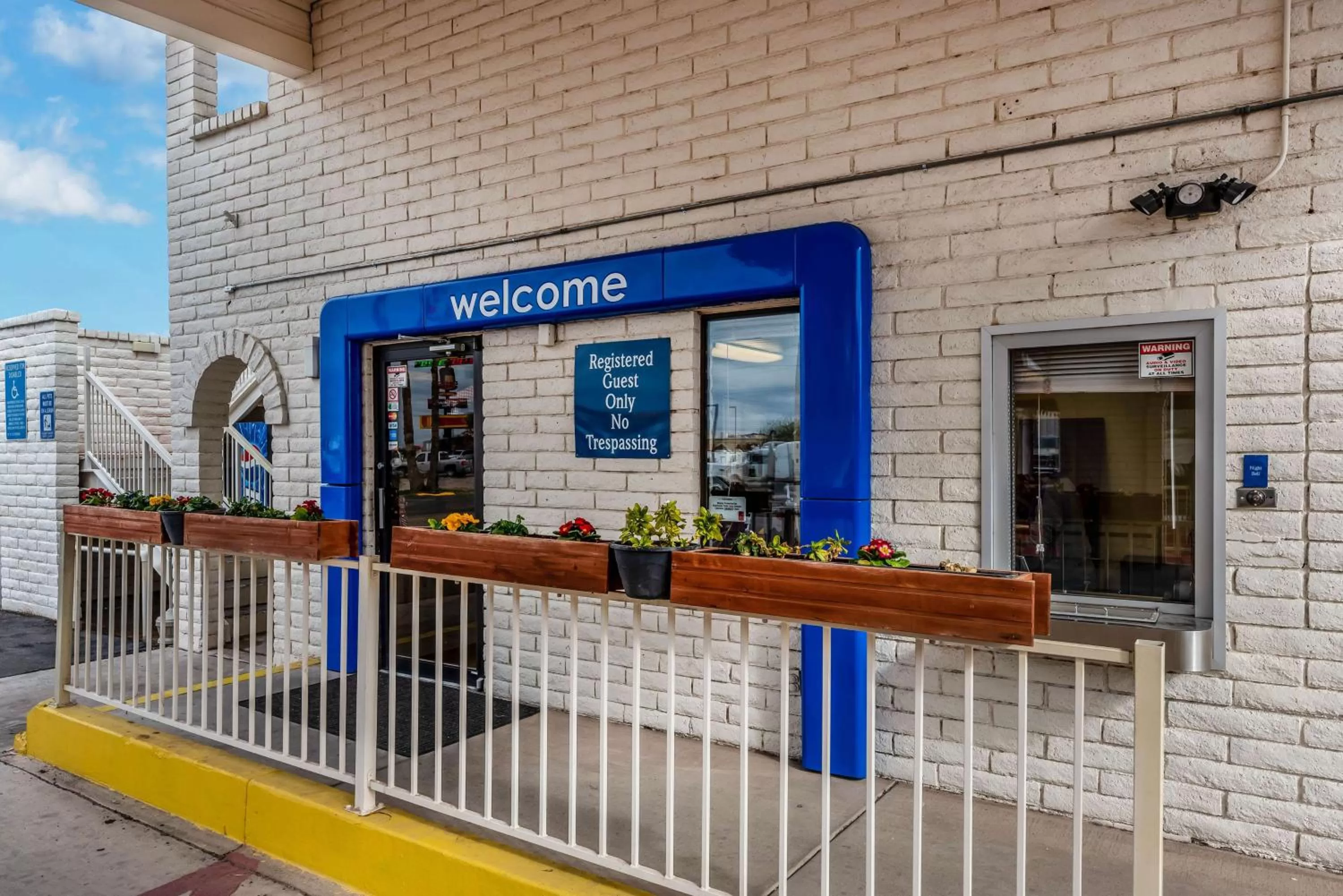 Property building in Motel 6 Eloy Arizona Casa Grande