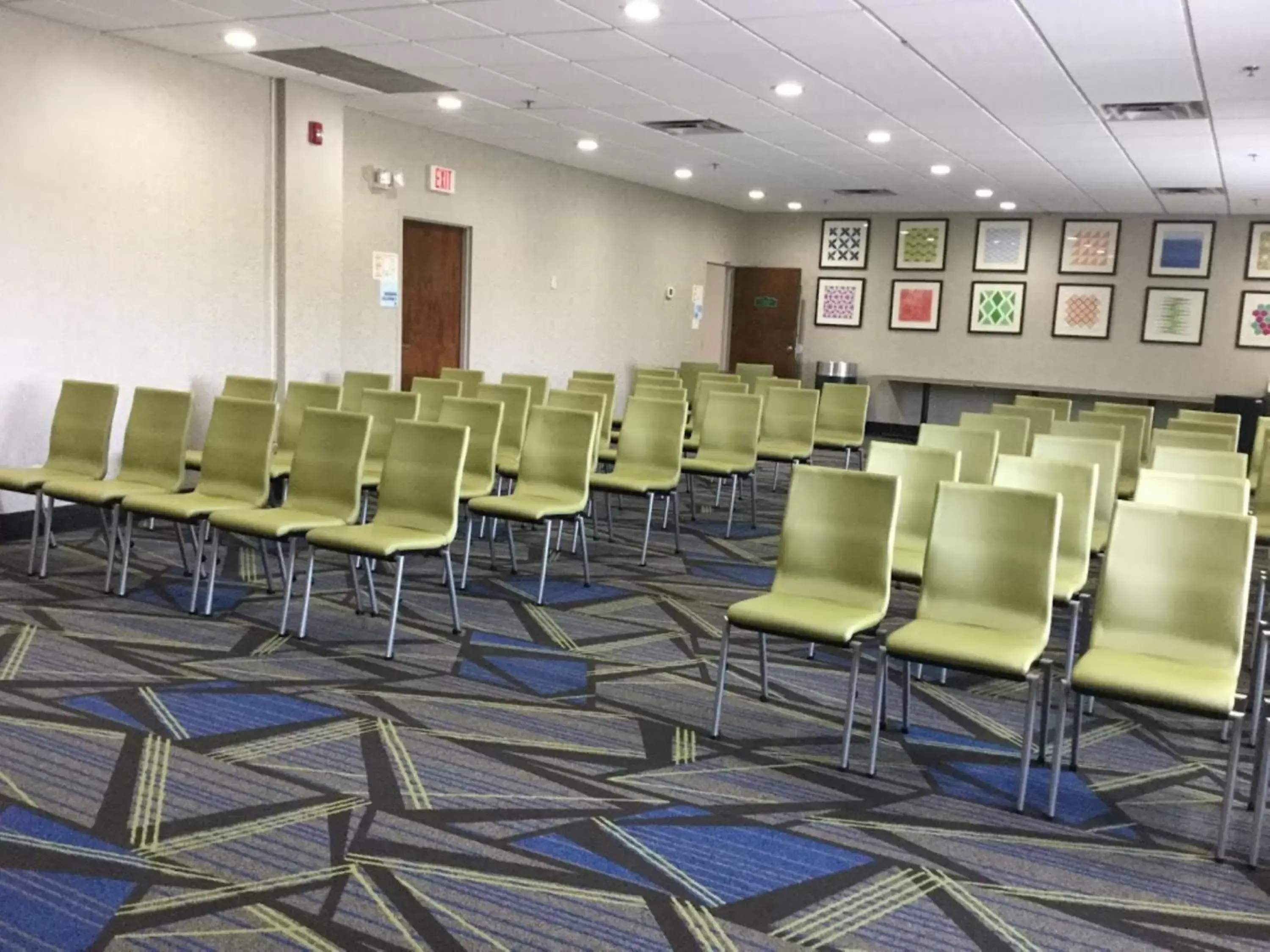 Meeting/conference room in Holiday Inn Express Easton, an IHG Hotel
