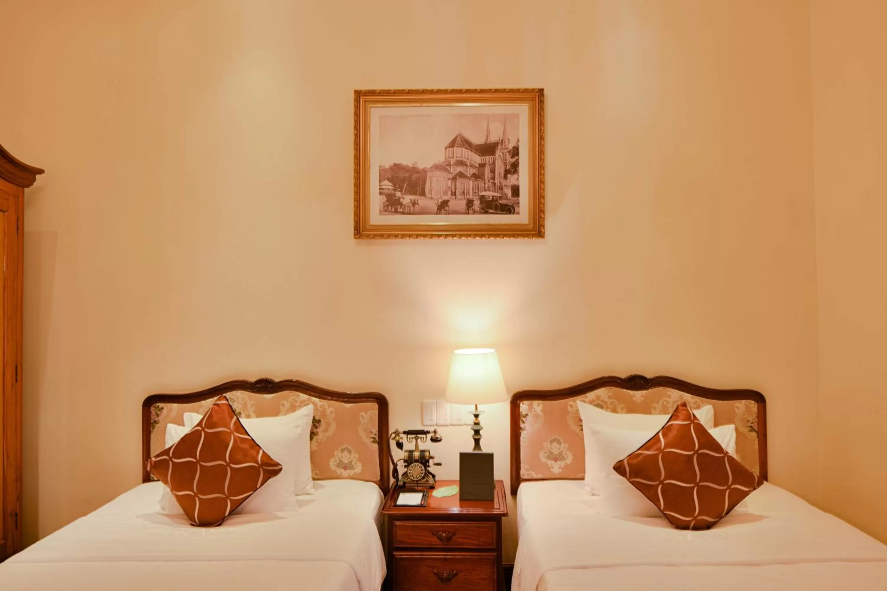 Bedroom, Bed in Hotel Grand Saigon