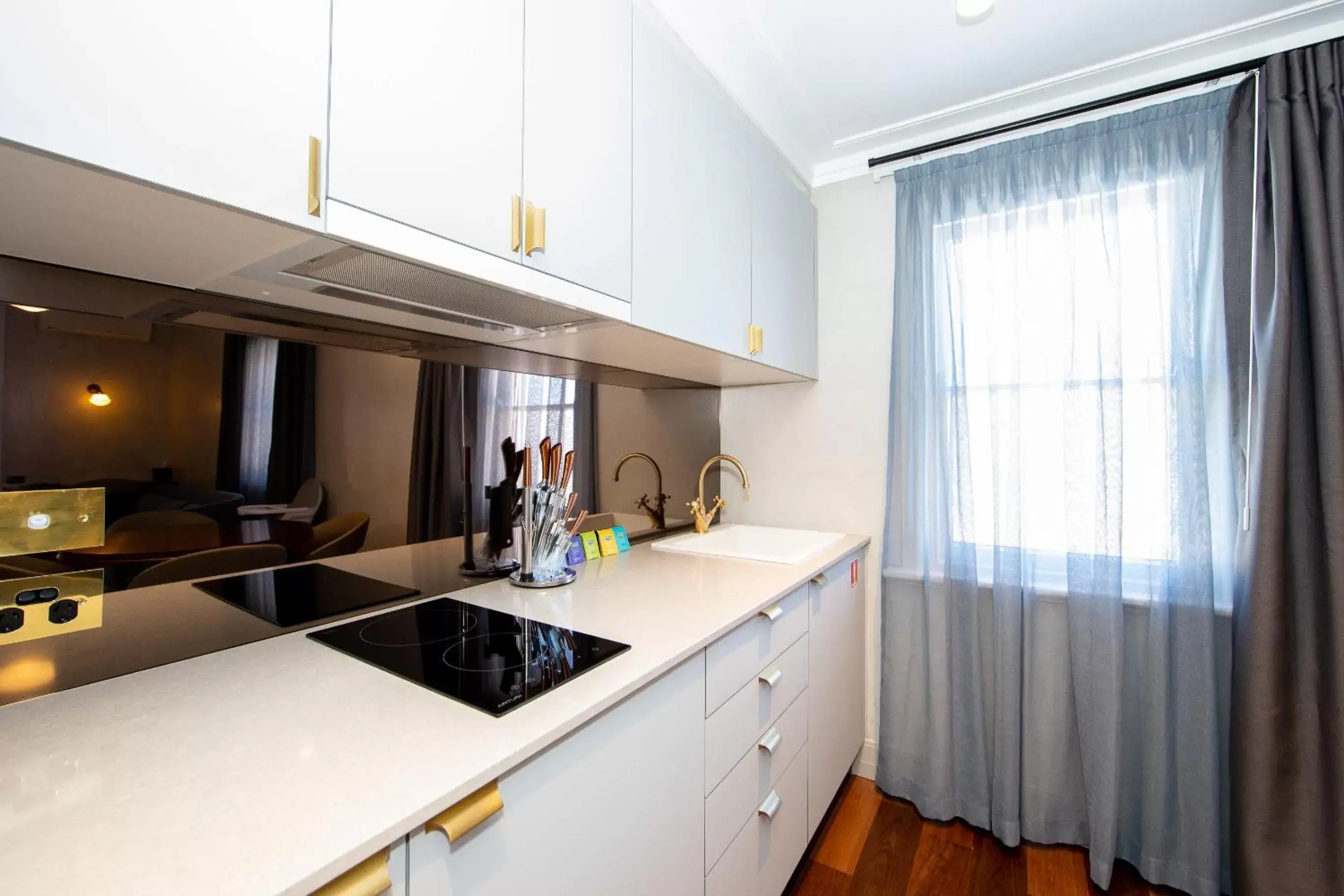 Kitchen or kitchenette, Kitchen/Kitchenette in Tattersalls Hotel