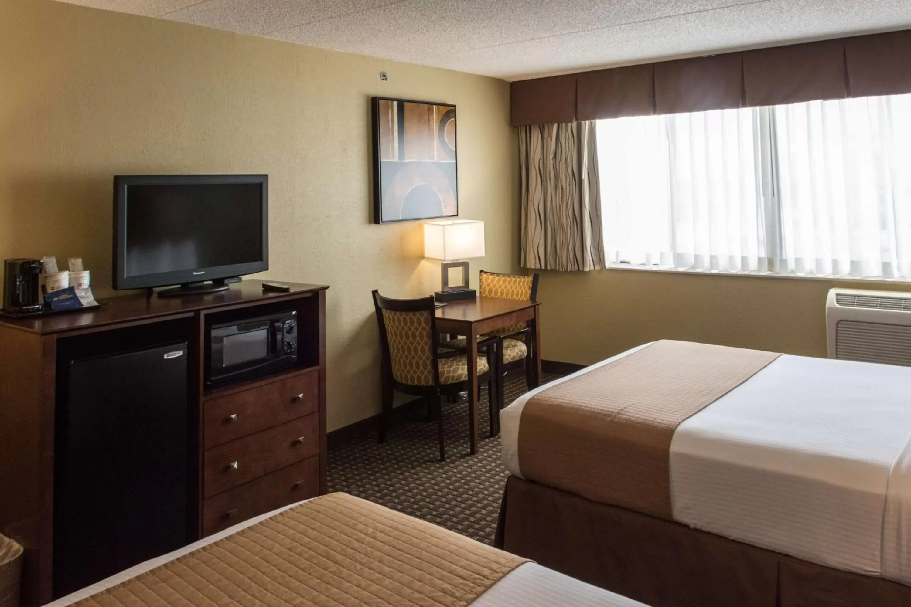 Photo of the whole room in Best Western Executive Inn Kenosha - Pleasant Prairie