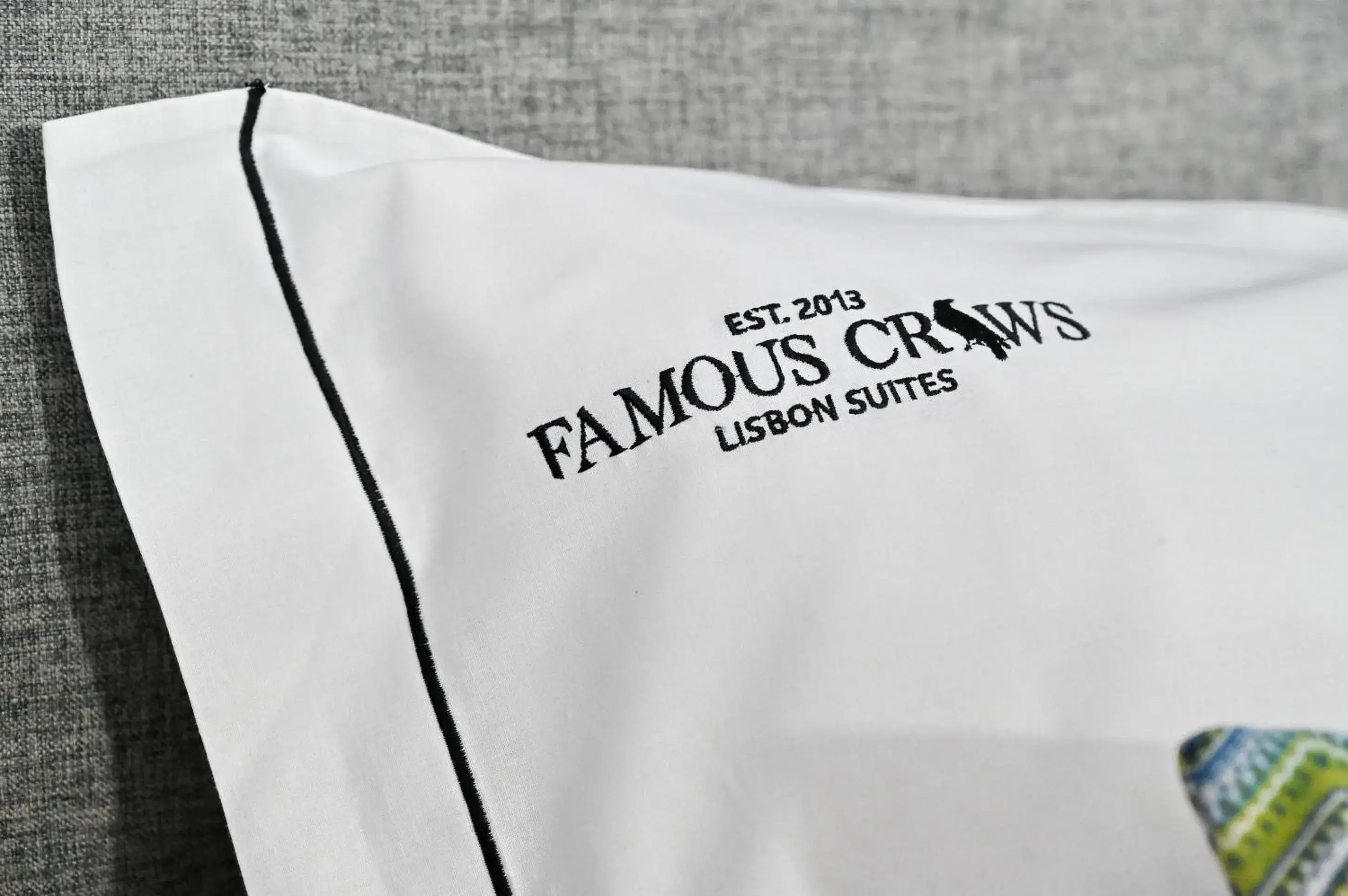 Property Logo/Sign in Famous Crows Lisbon Suites
