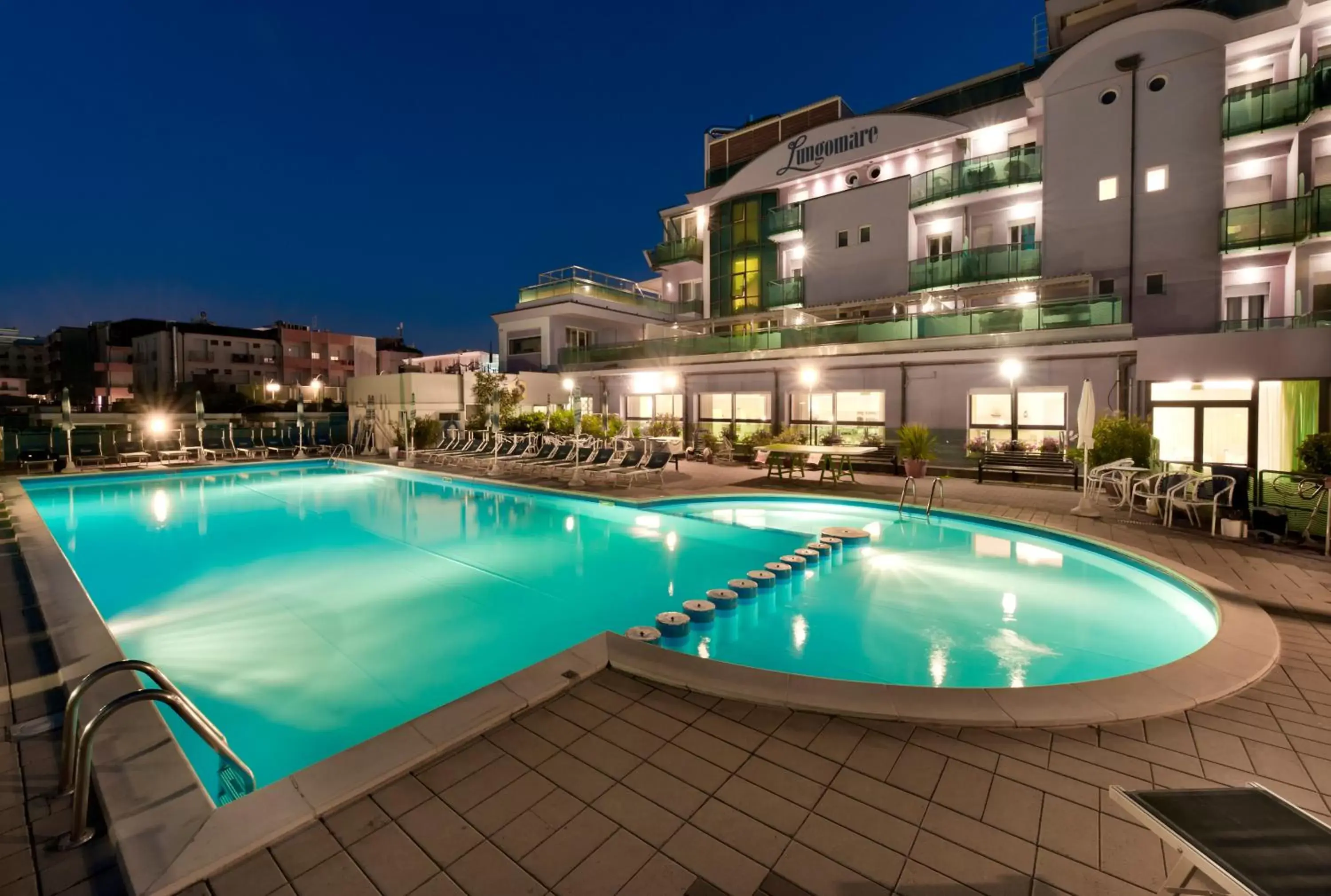 Swimming pool, Property Building in Hotel Lungomare
