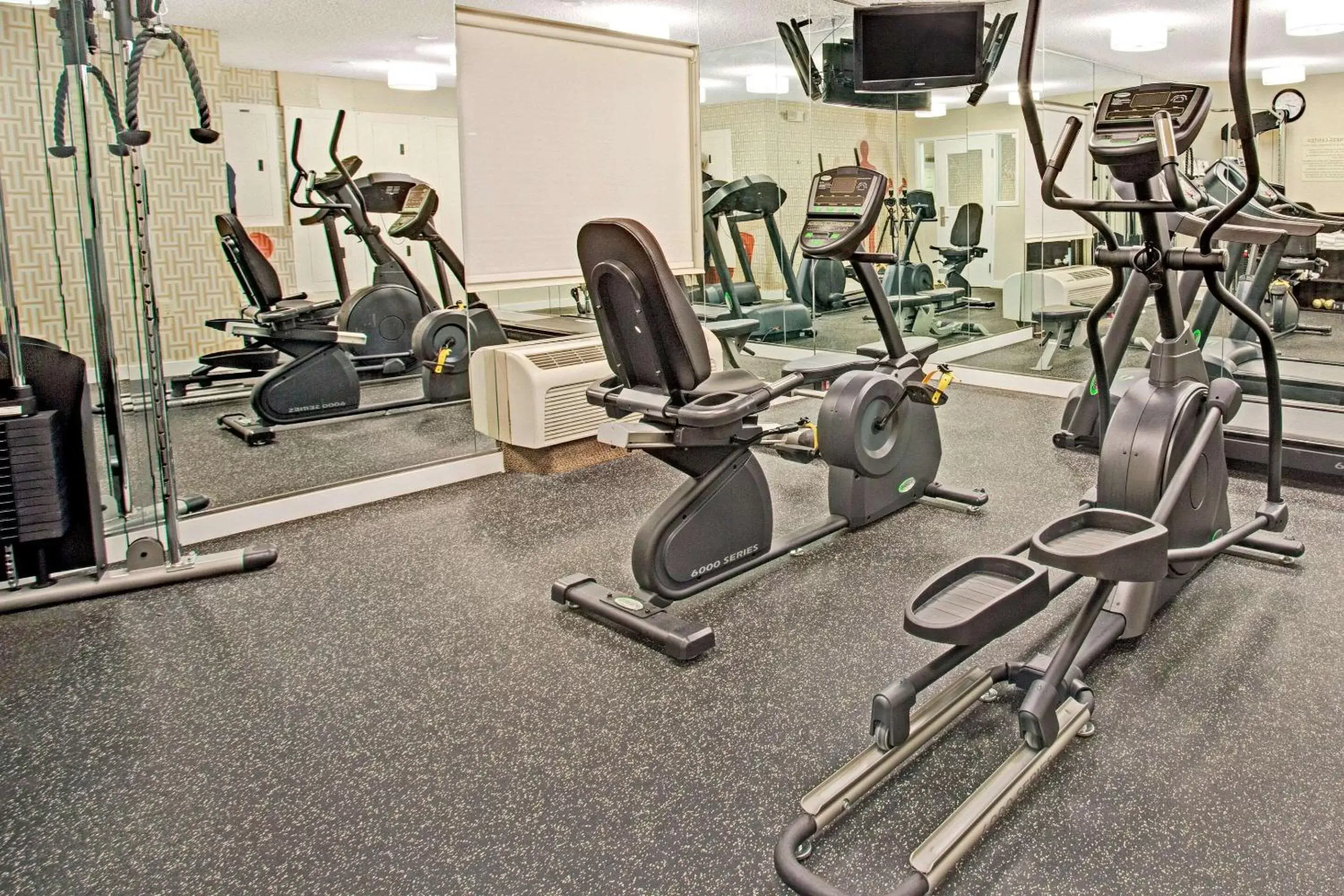 Fitness centre/facilities, Fitness Center/Facilities in MainStay Suites Omaha Old Mill