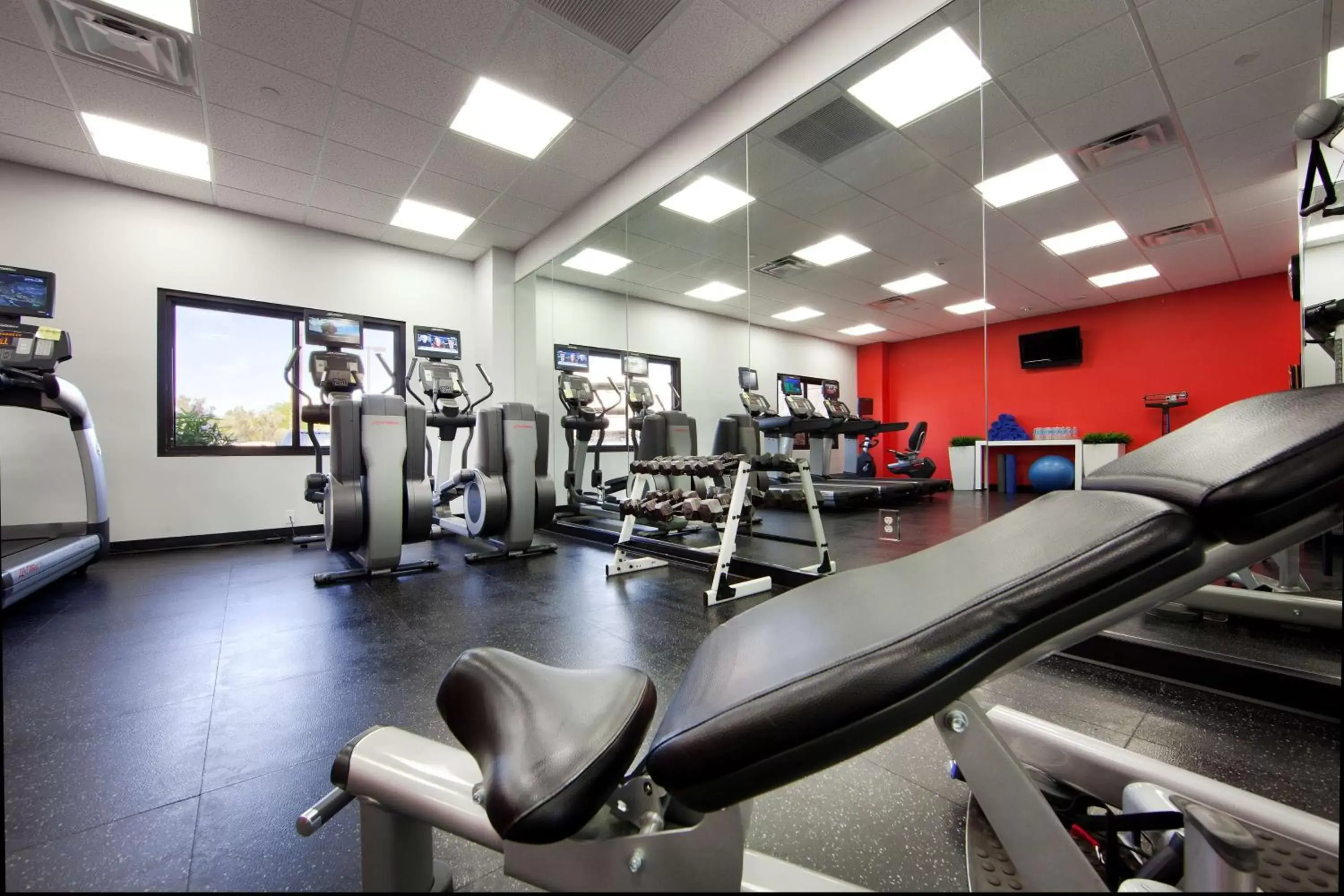 Activities, Fitness Center/Facilities in Radisson Hotel Phoenix Airport