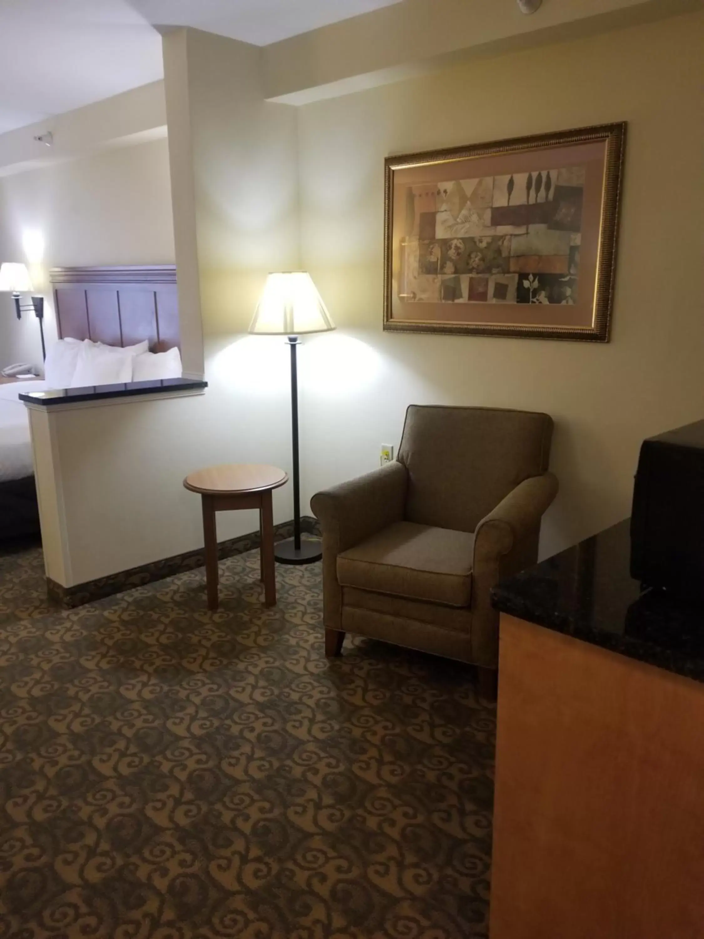 King Suite with Lake View - Accessible/Non-Smoking in Comfort Suites