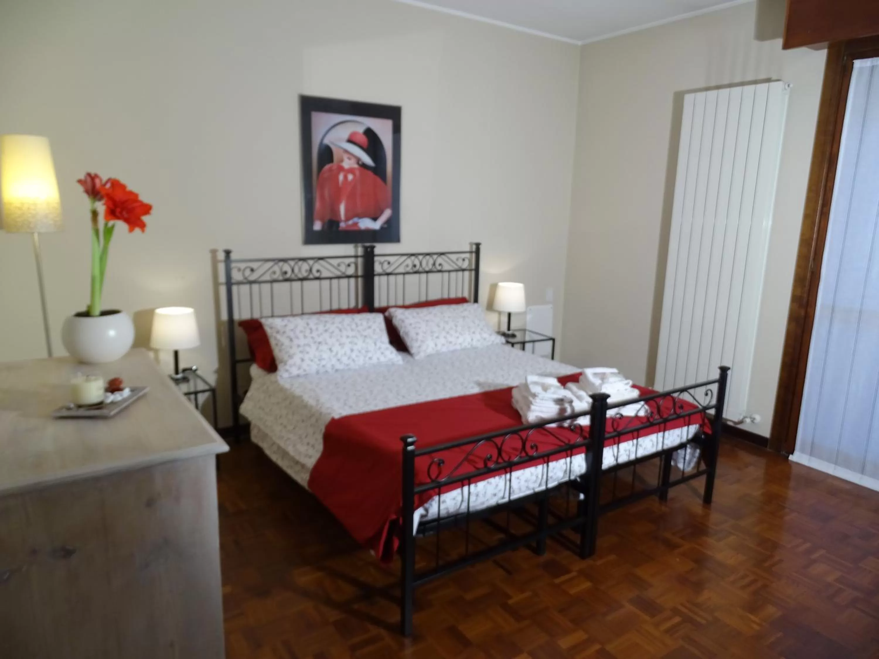 Photo of the whole room, Bed in La casa di Clara