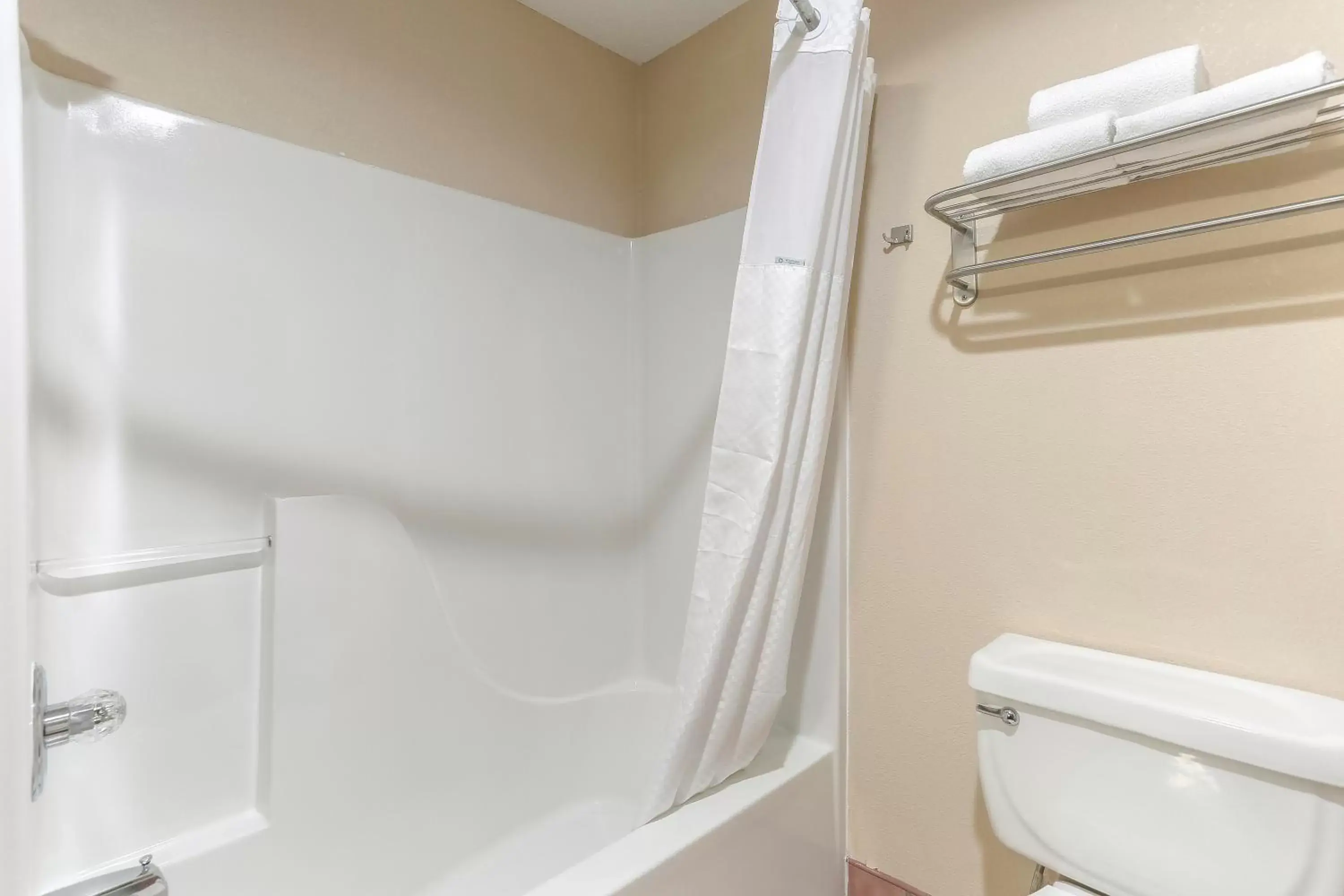 King Studio Suite - Non-Smoking in Baymont by Wyndham Bowling Green King Studio Suite - Non-Smoking in Baymont by Wyndham Bowling Green